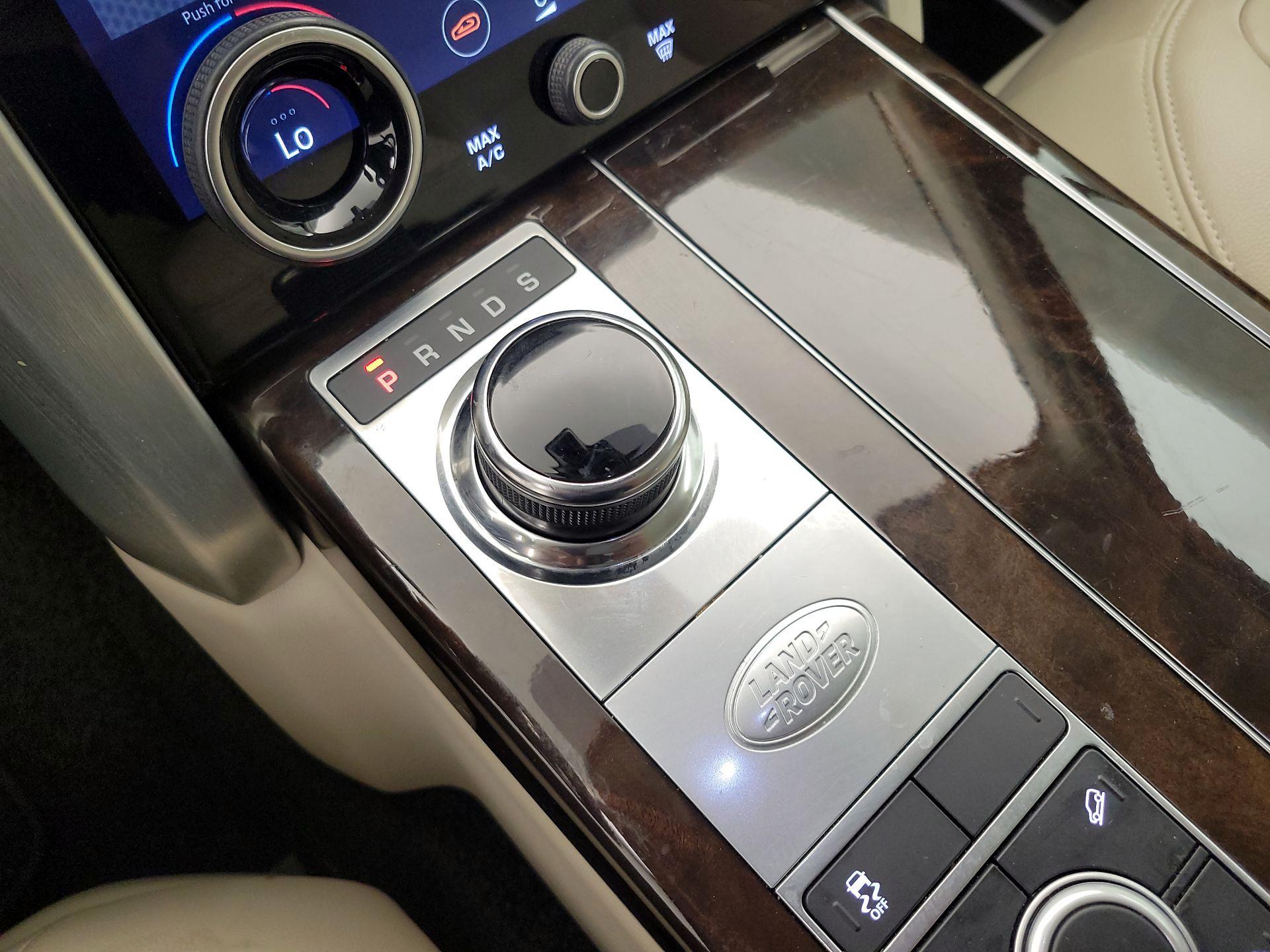 Thumbnail: 2020 Land Rover Range Rover - 17