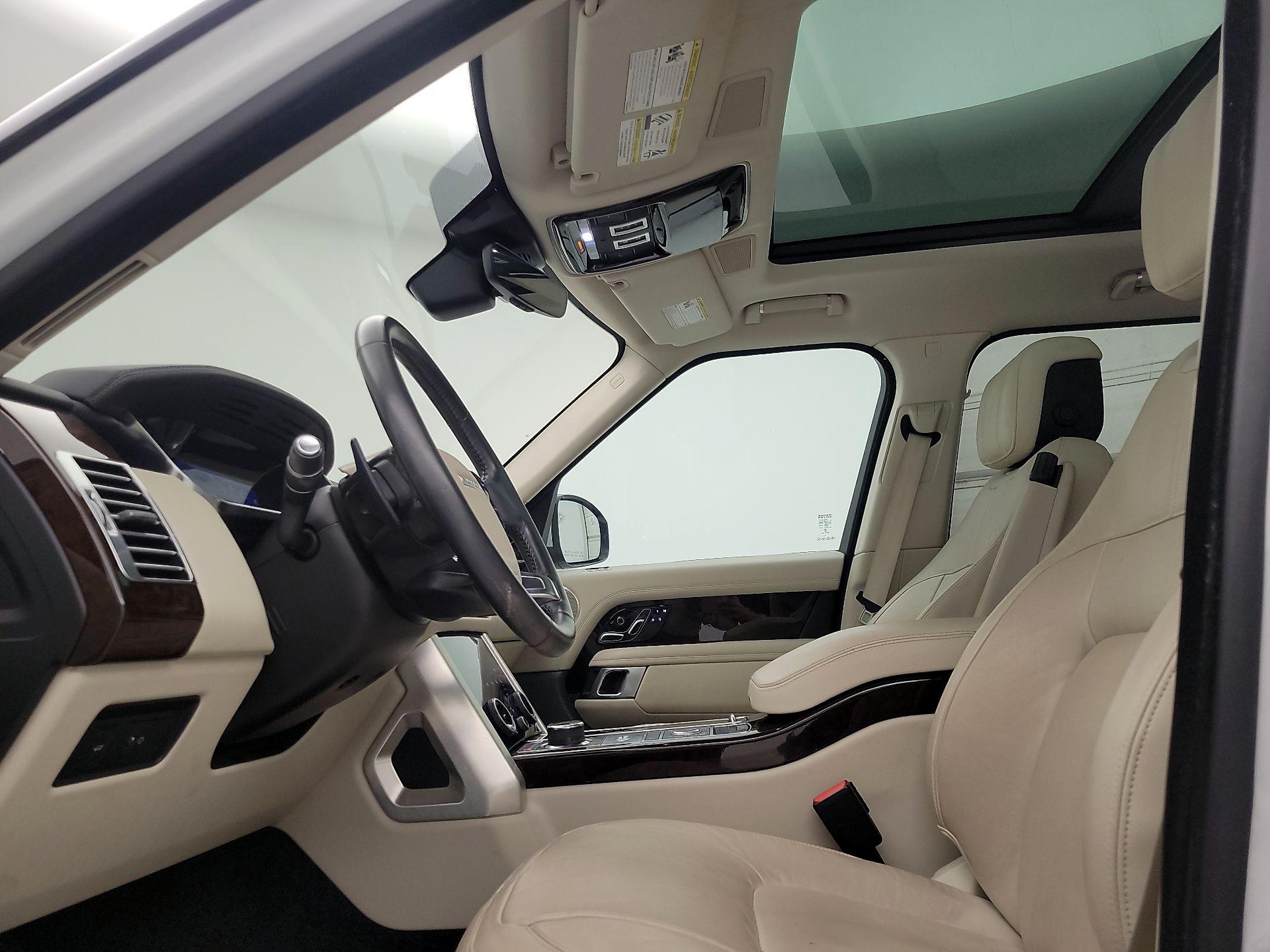 Thumbnail: 2020 Land Rover Range Rover - 19