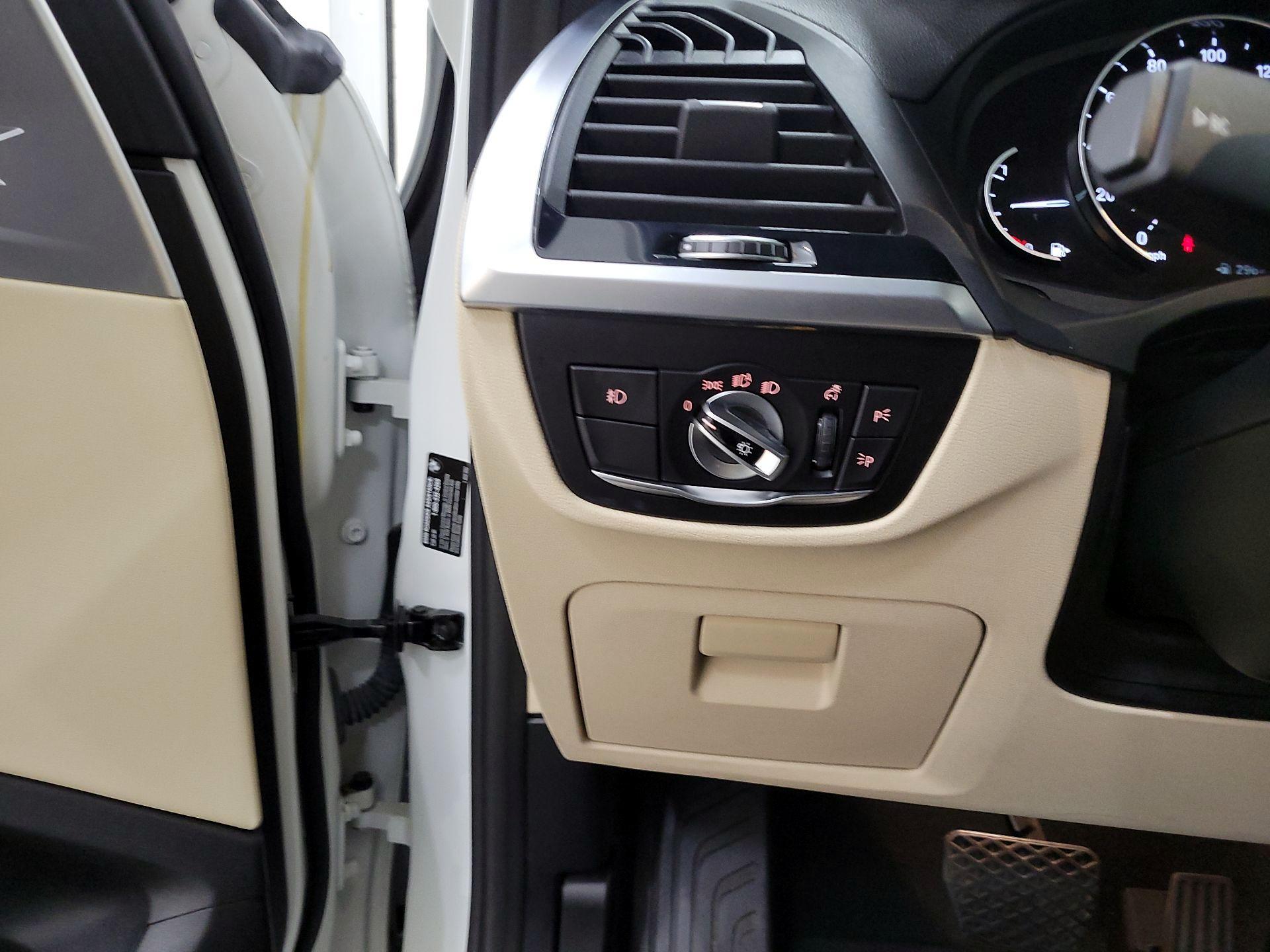 Thumbnail: 2021 BMW X3 - 13