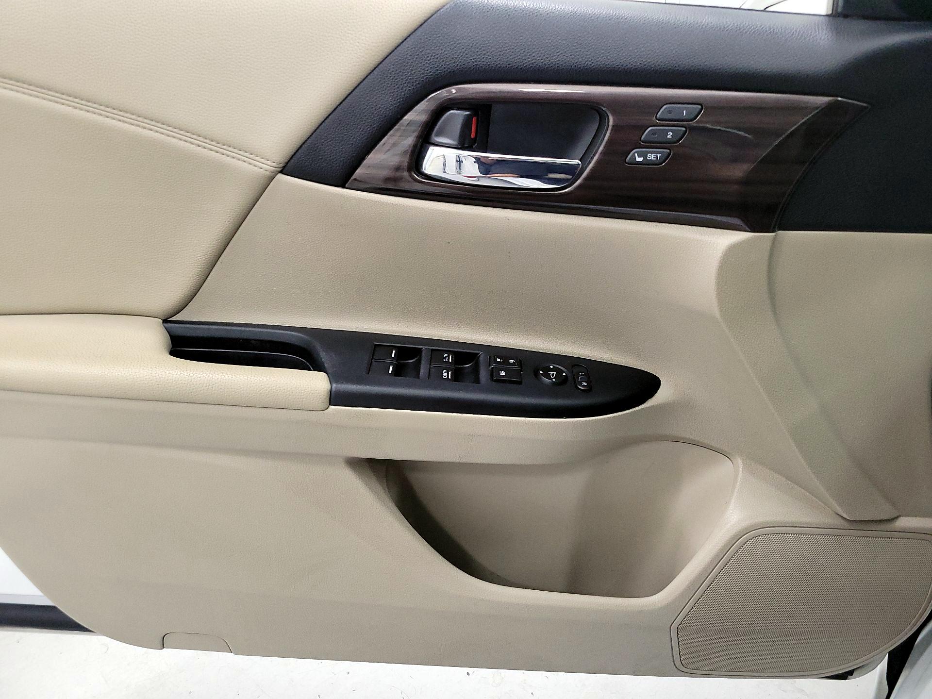 Thumbnail: 2016 Honda Accord - 12