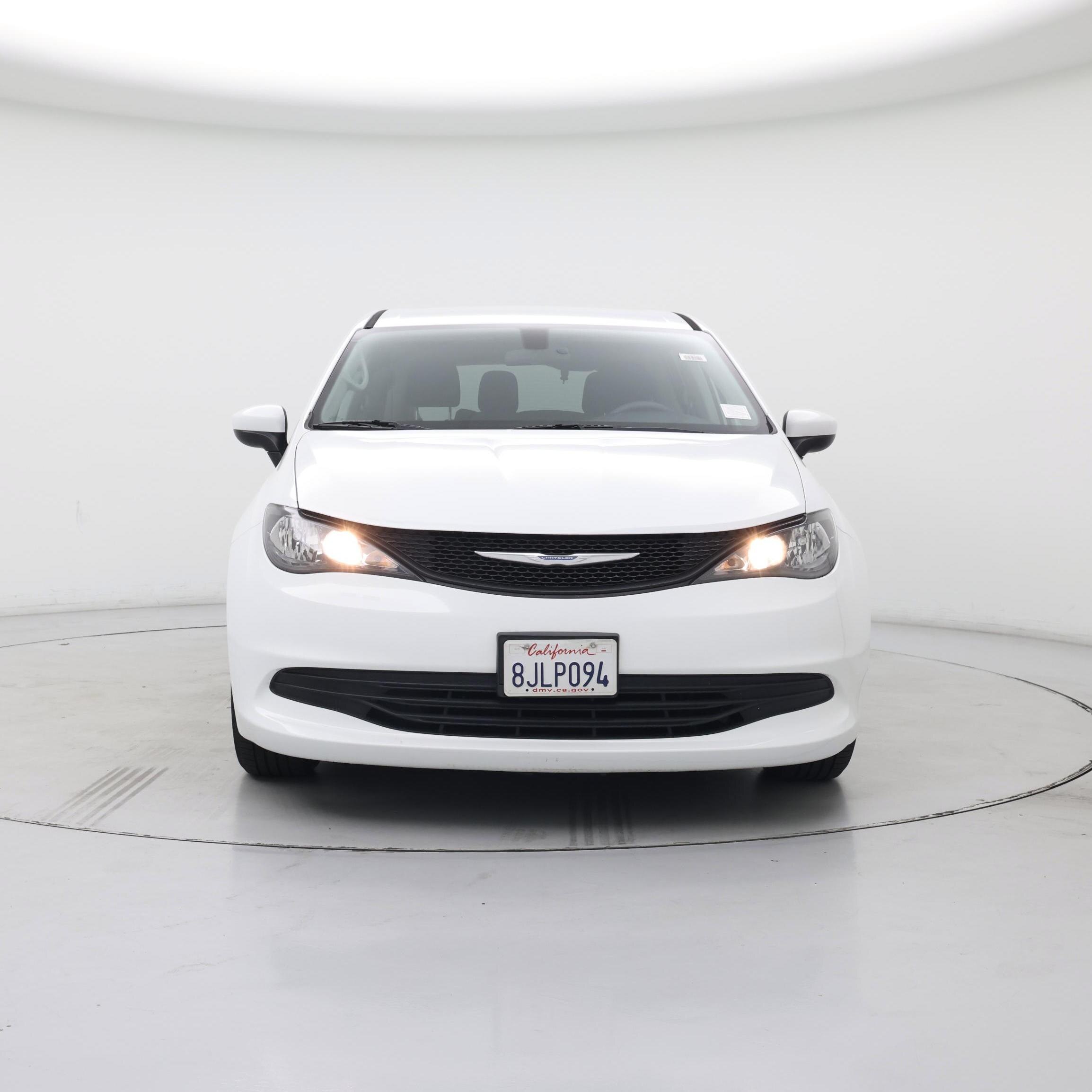 Thumbnail: 2018 Chrysler Pacifica - 5
