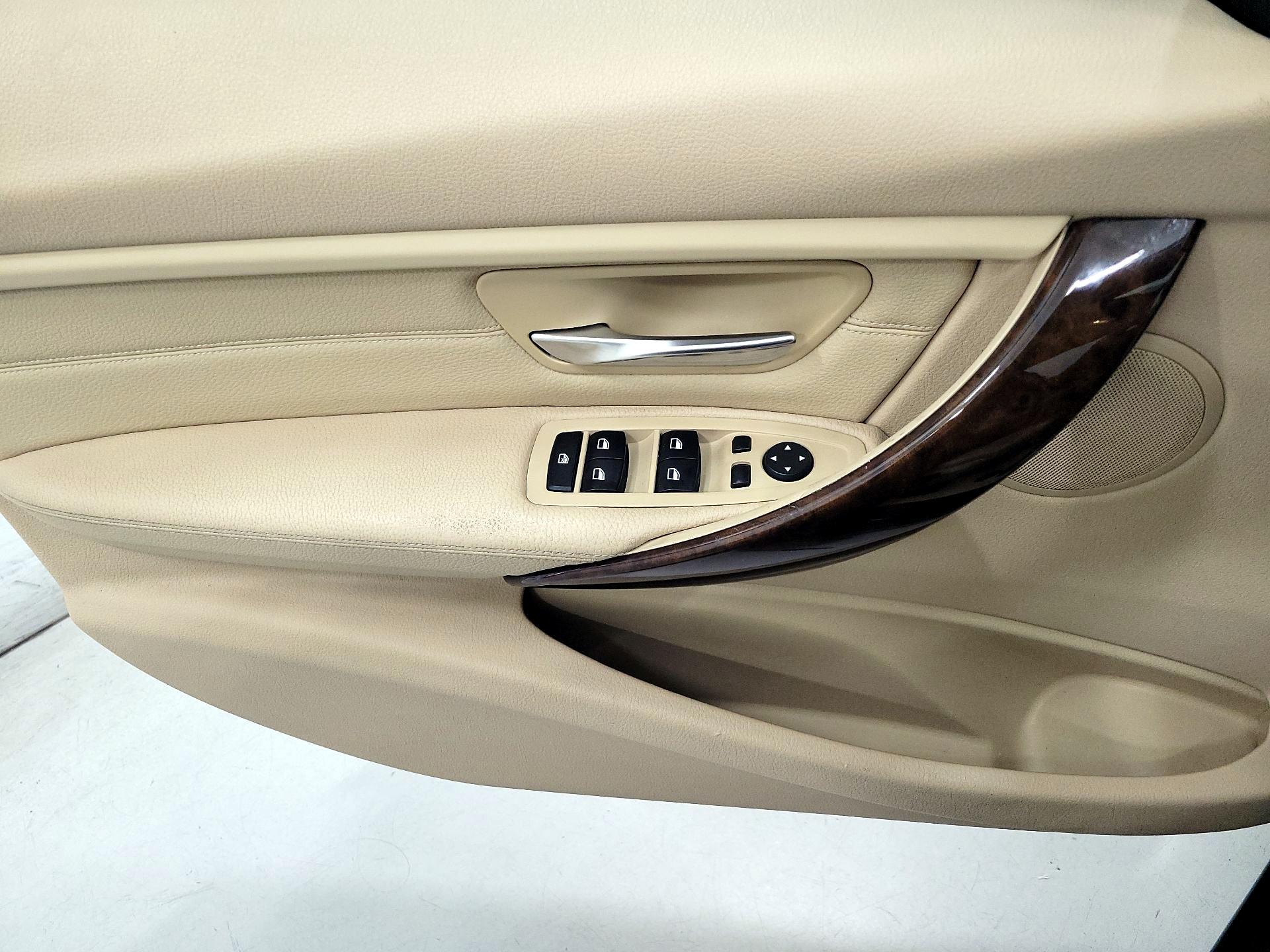 Thumbnail: 2014 BMW 3 Series - 12