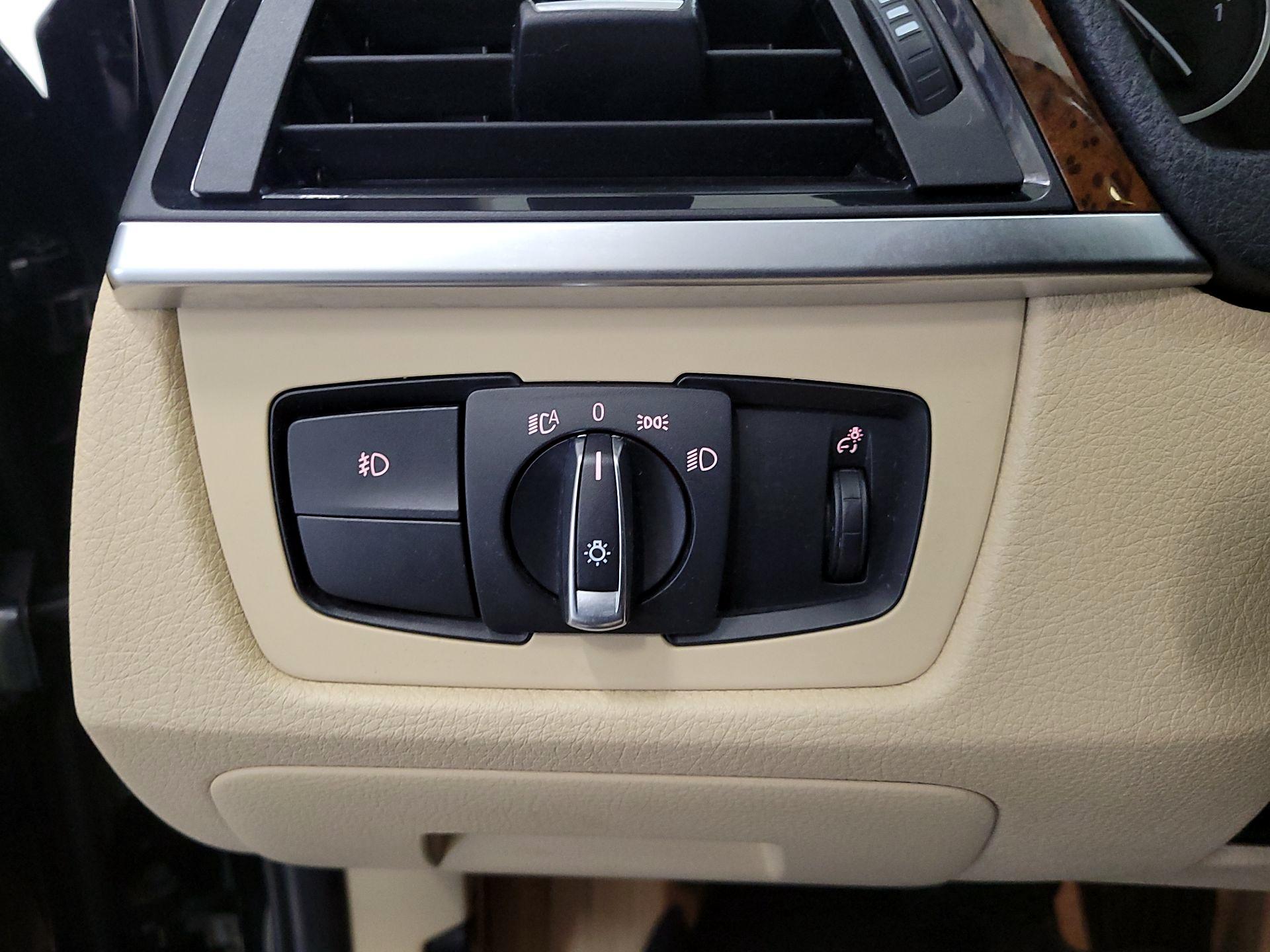 Thumbnail: 2014 BMW 3 Series - 13