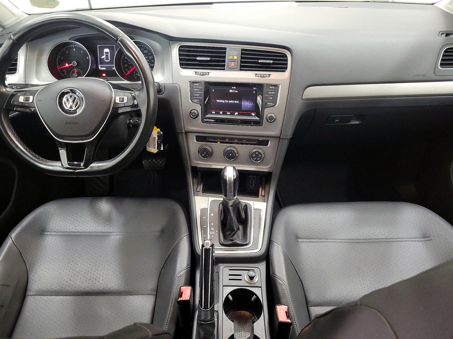 Thumbnail: 2015 Volkswagen Golf - 9