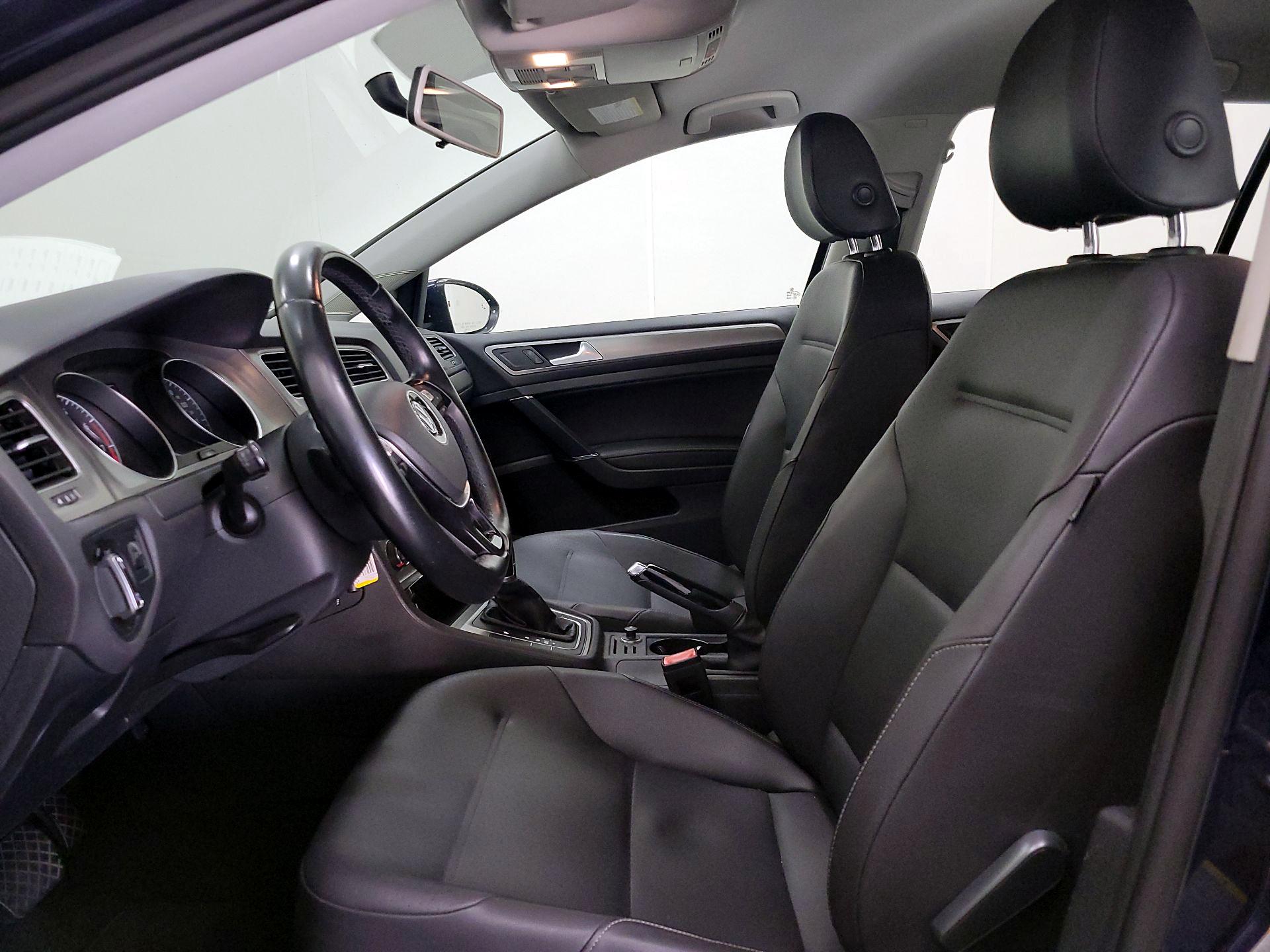 Thumbnail: 2015 Volkswagen Golf - 11