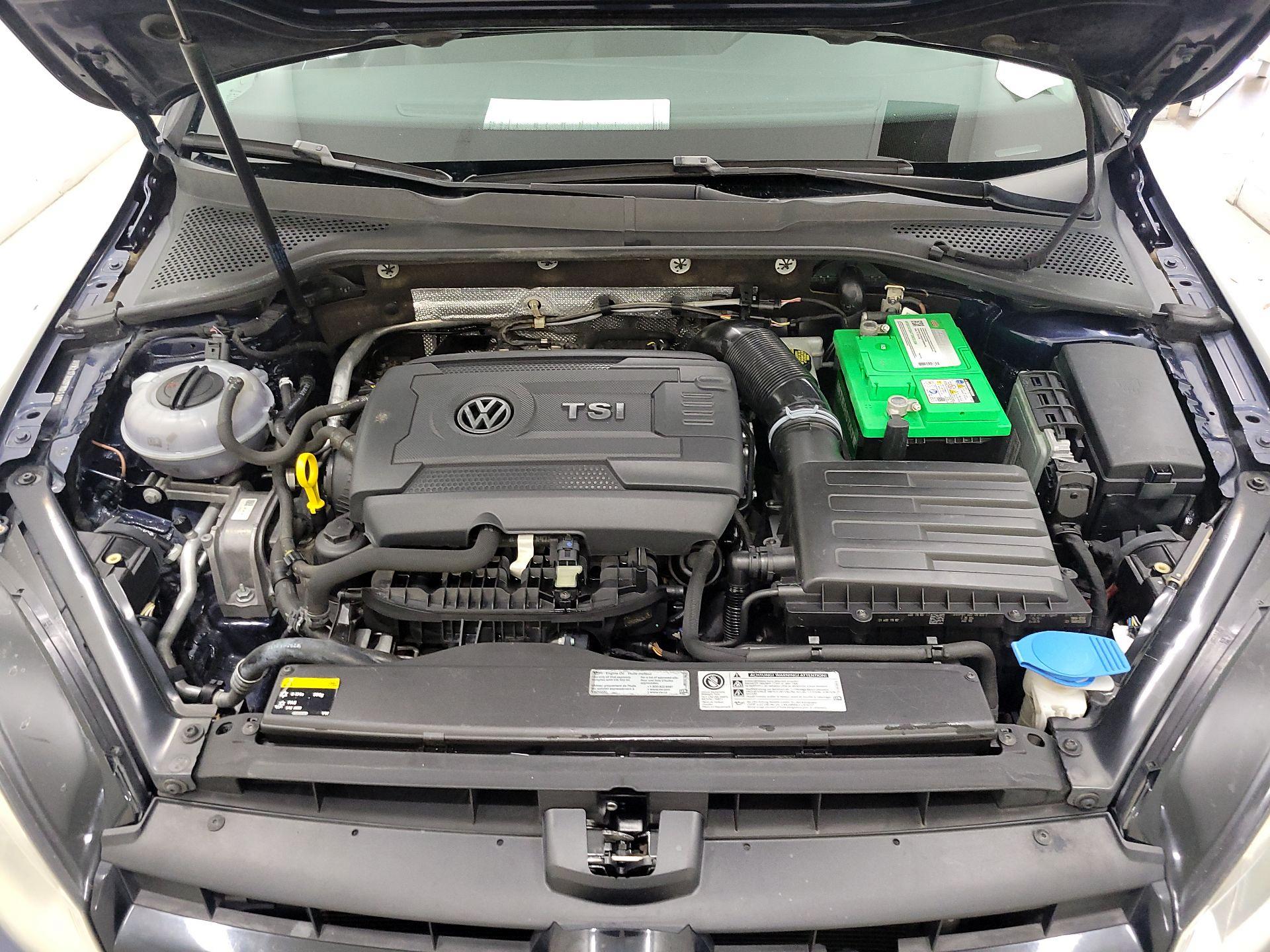 Thumbnail: 2015 Volkswagen Golf - 20
