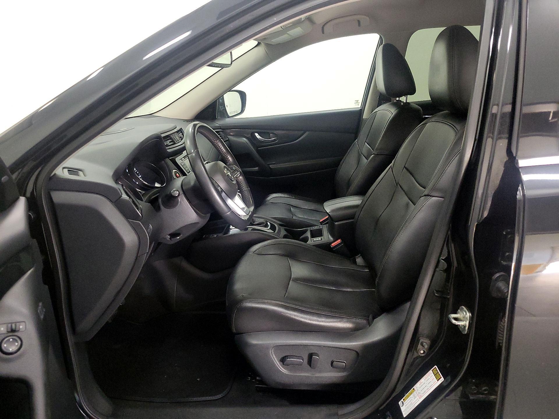 Thumbnail: 2019 Nissan Rogue - 11