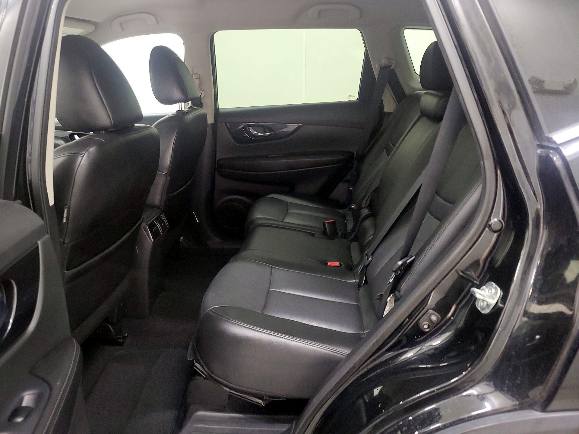Thumbnail: 2019 Nissan Rogue - 19
