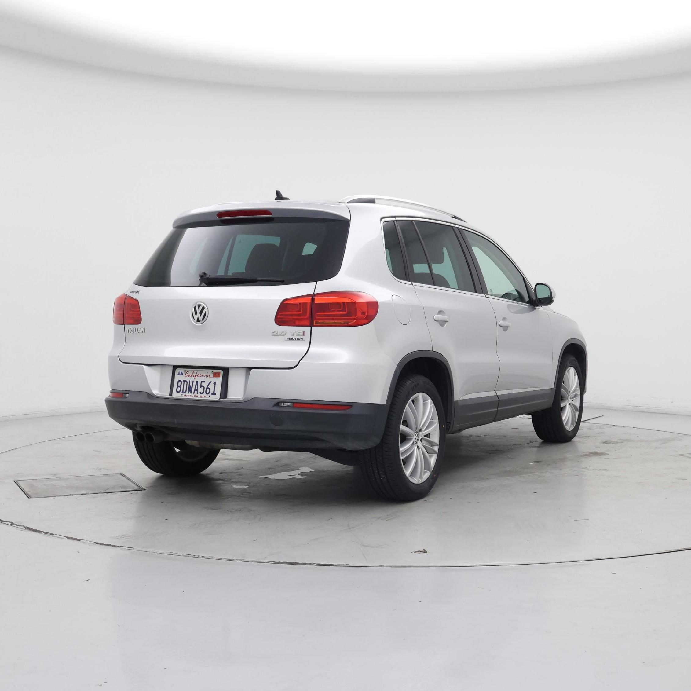 Thumbnail: 2014 Volkswagen Tiguan - 8