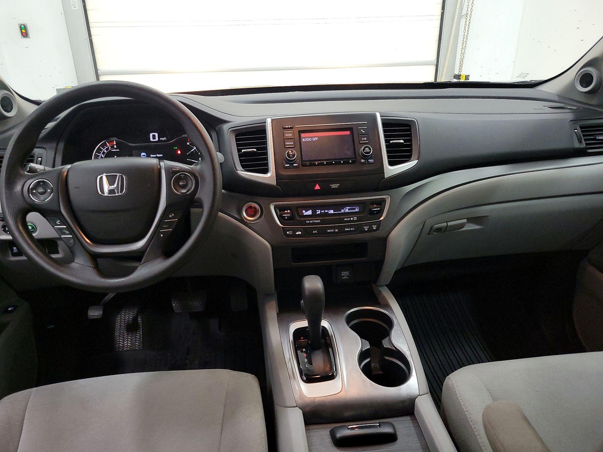 Thumbnail: 2016 Honda Pilot - 9