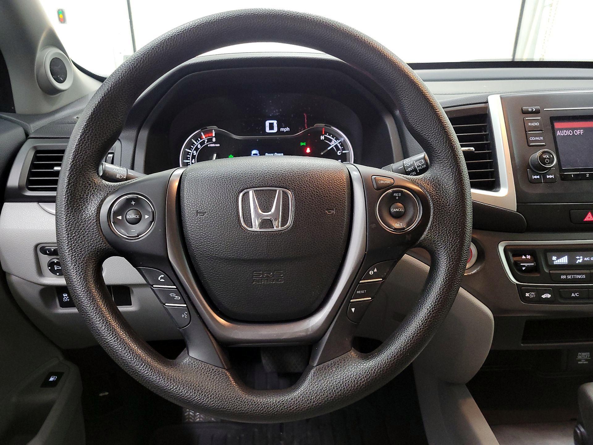Thumbnail: 2016 Honda Pilot - 10