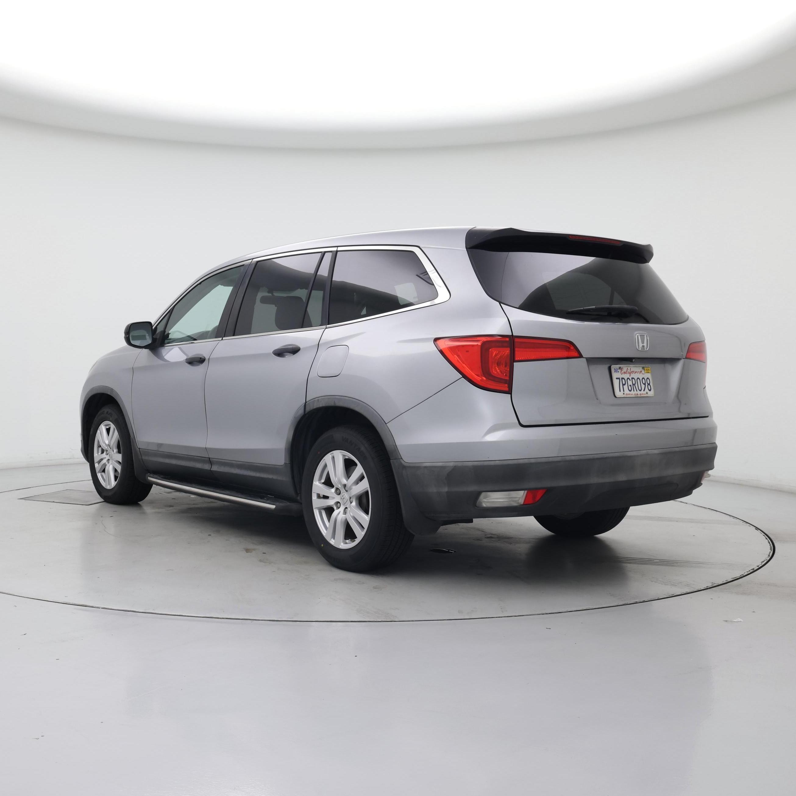 Thumbnail: 2016 Honda Pilot - 2