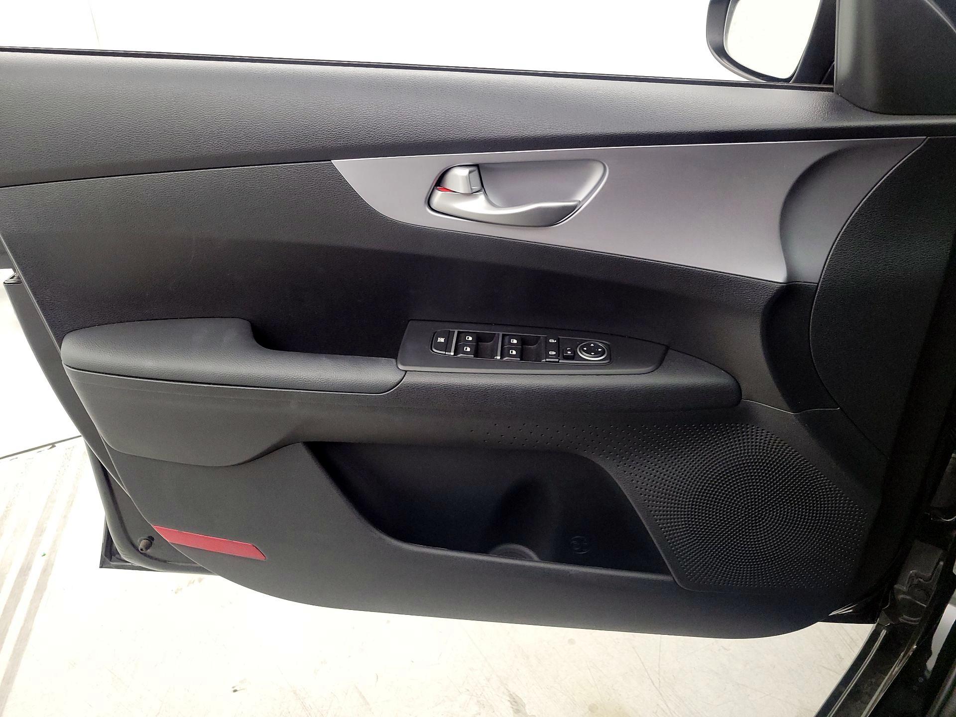 Thumbnail: 2024 Kia Forte - 12
