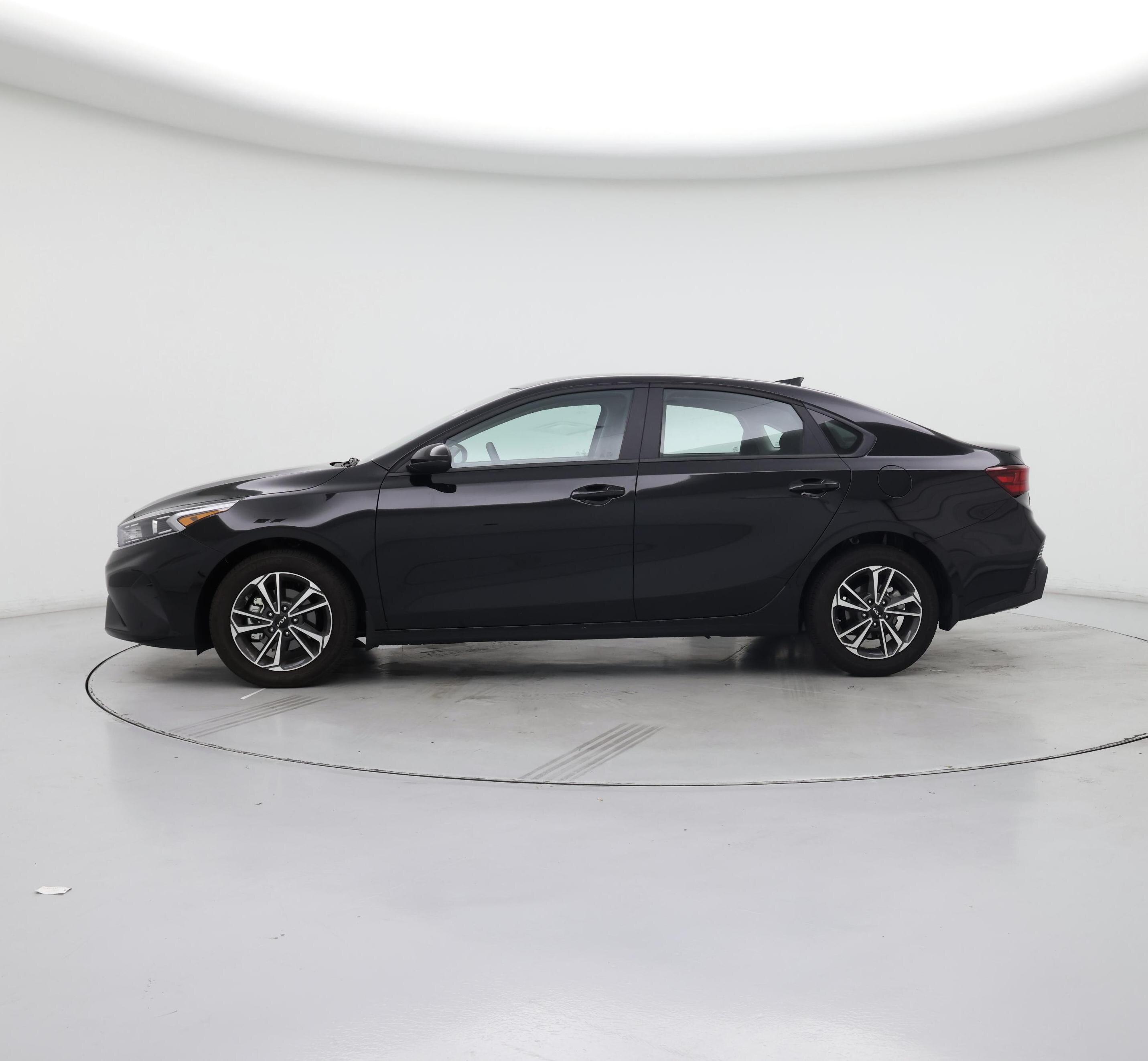Thumbnail: 2024 Kia Forte - 3