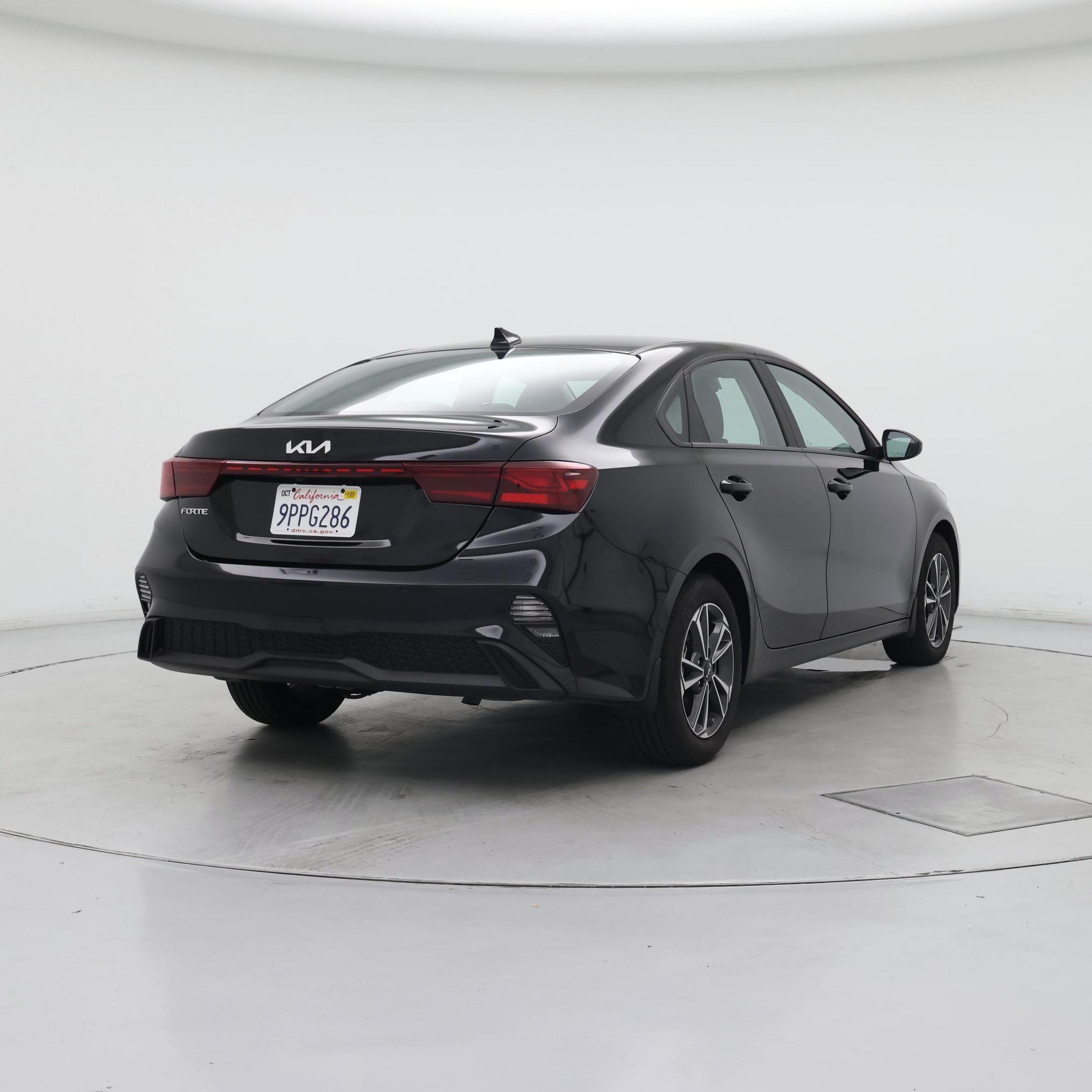 Thumbnail: 2024 Kia Forte - 8