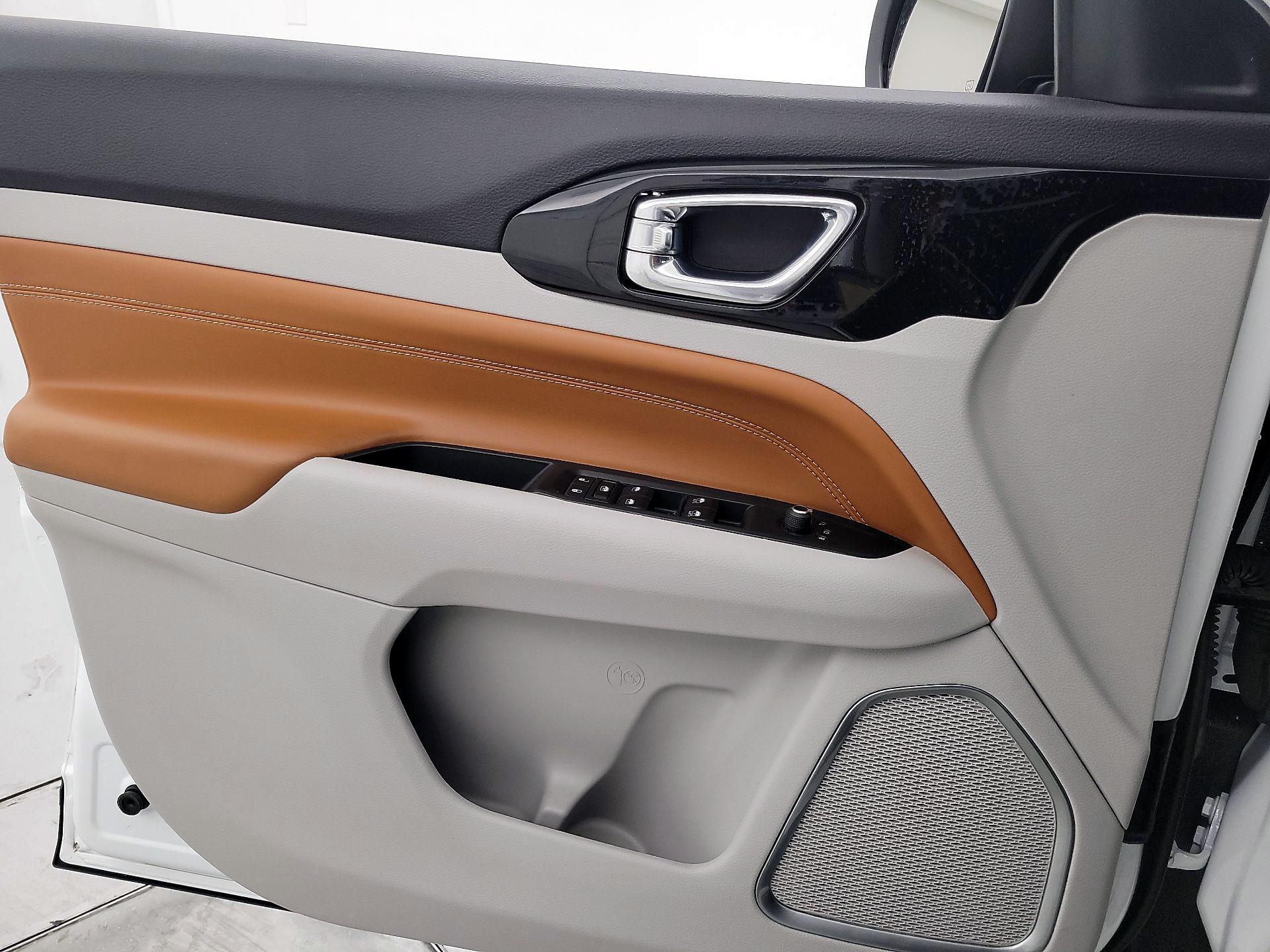 Thumbnail: 2022 Jeep Compass - 12
