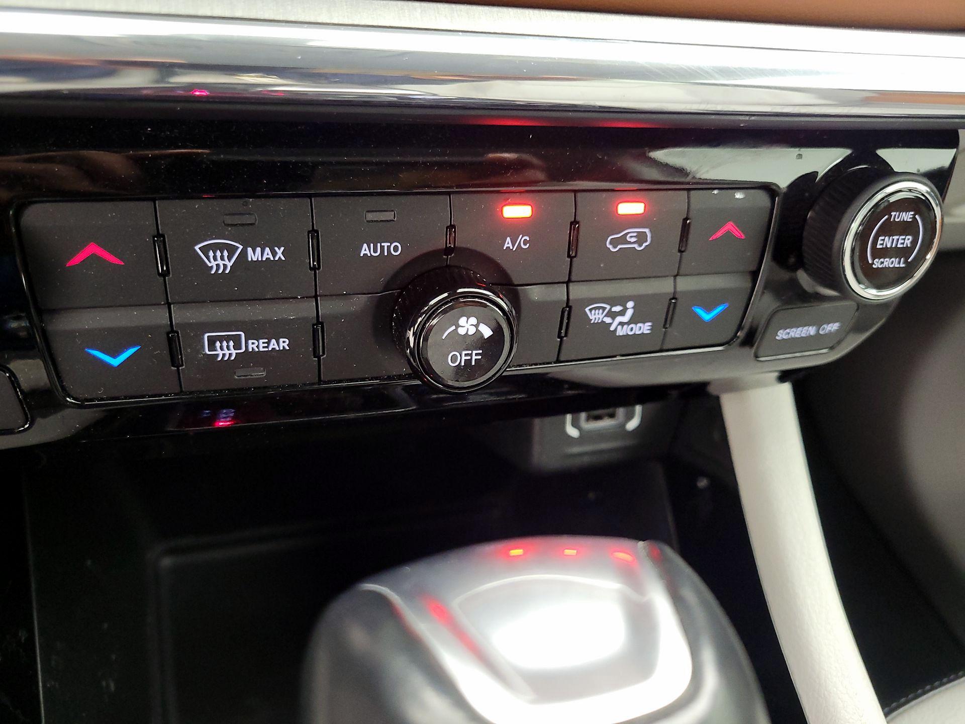 Thumbnail: 2022 Jeep Compass - 16