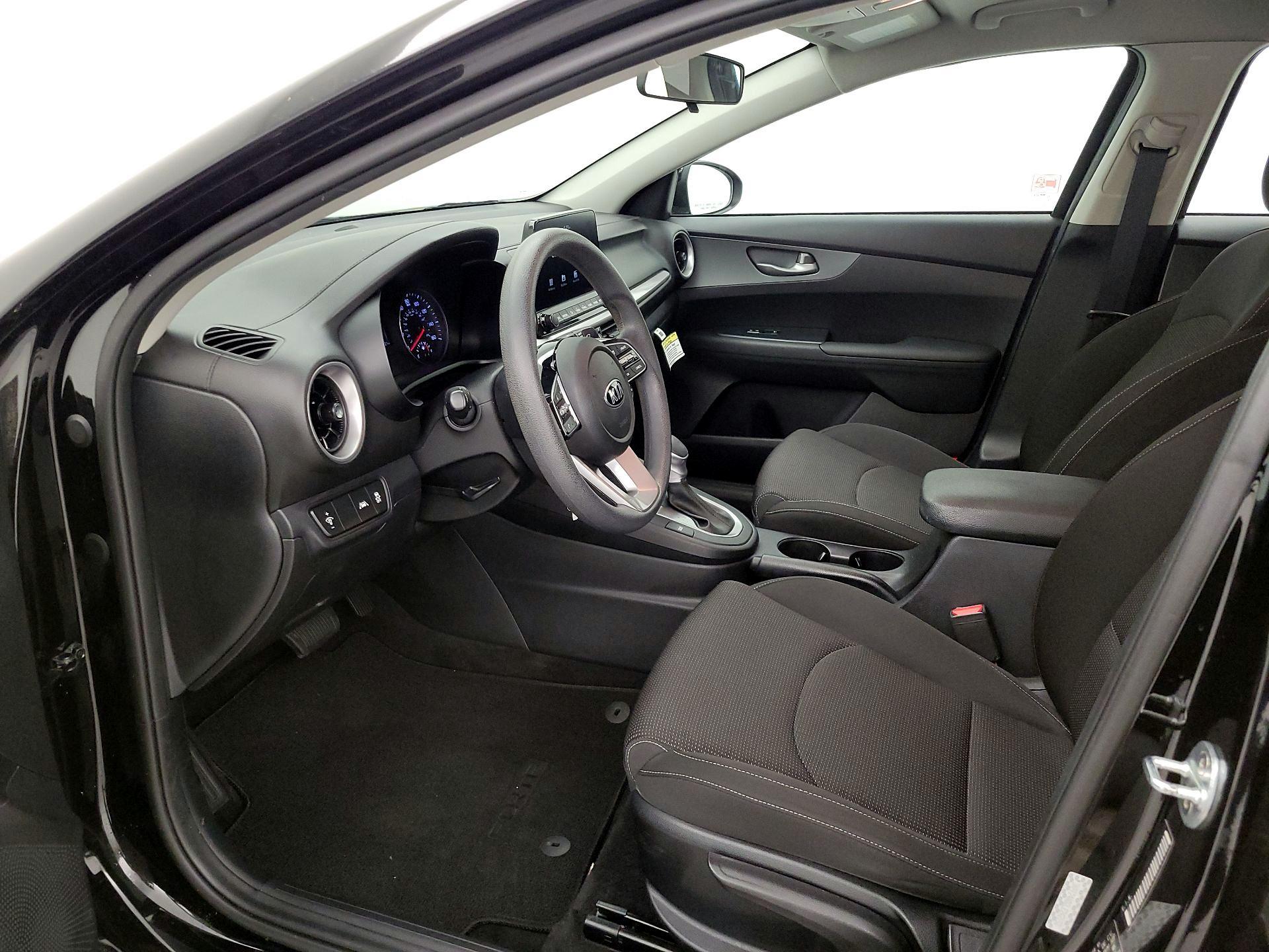Thumbnail: 2020 Kia Forte - 11