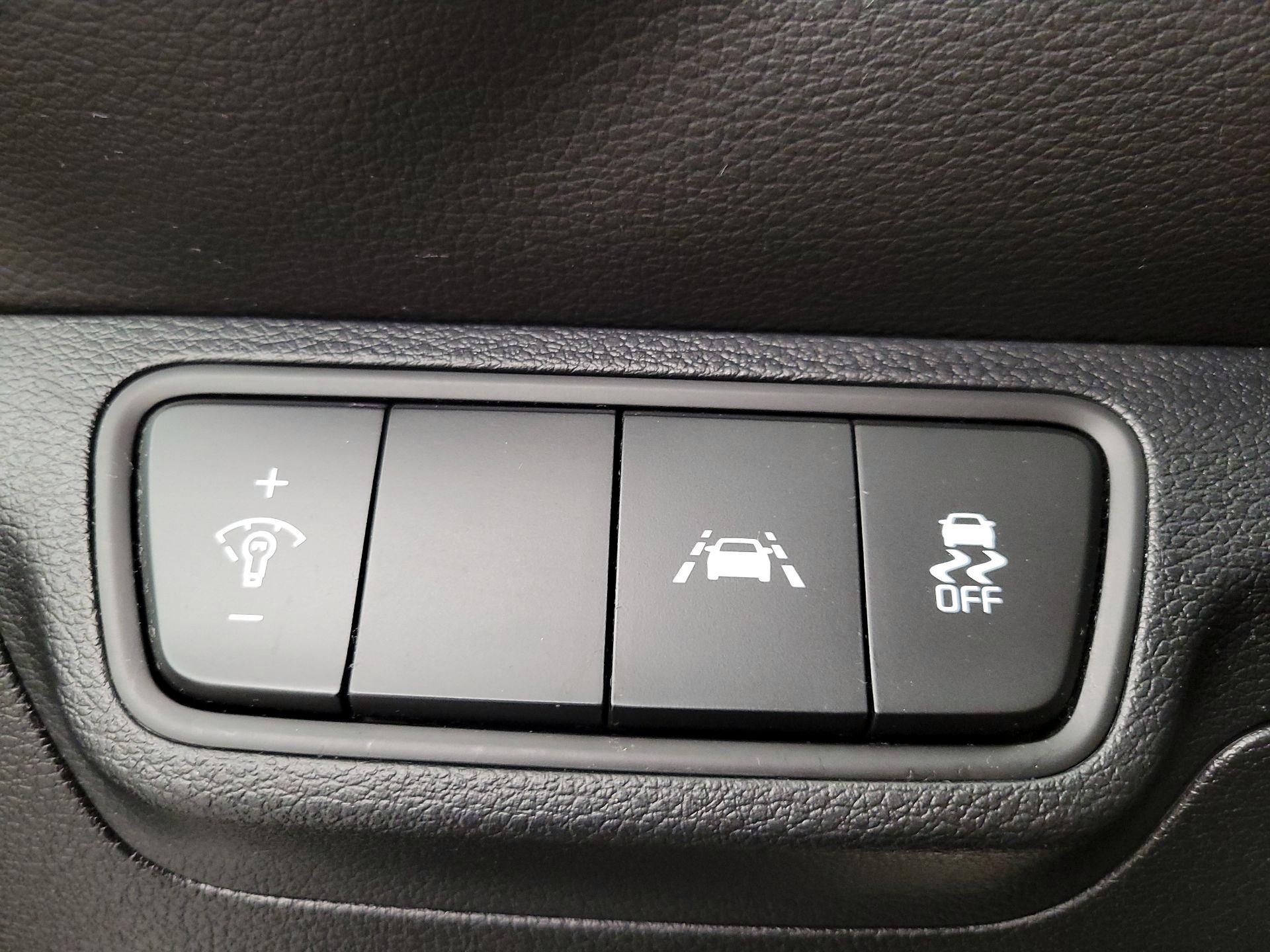 Thumbnail: 2020 Kia Forte - 13