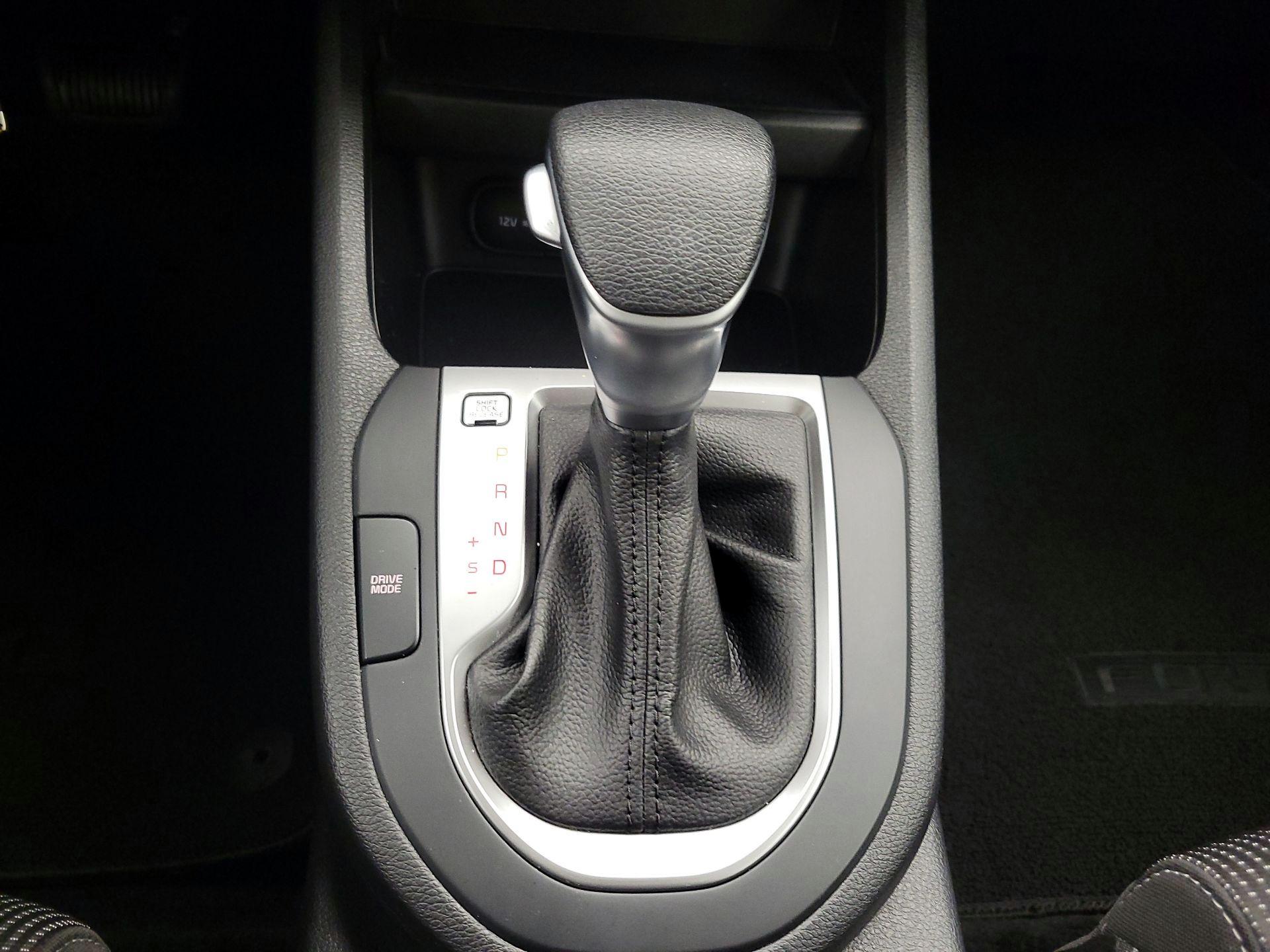 Thumbnail: 2020 Kia Forte - 17