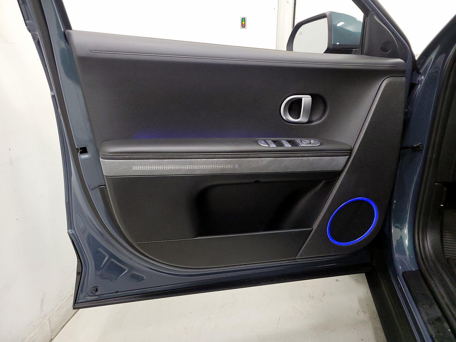 Thumbnail: 2022 Hyundai Ioniq 5 - 12