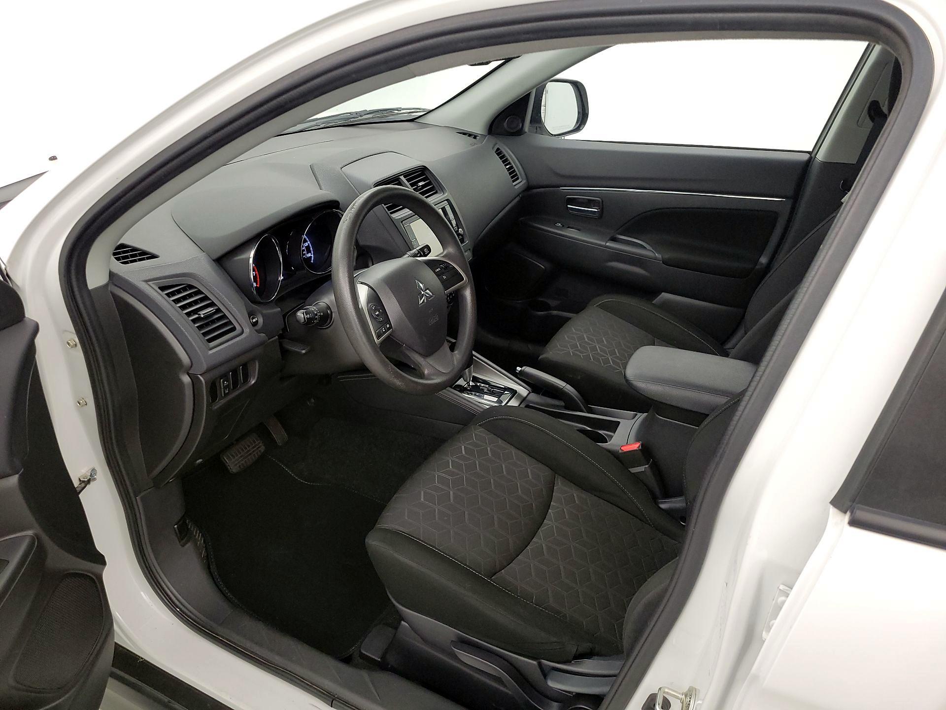 Thumbnail: 2021 Mitsubishi Outlander Sport - 11