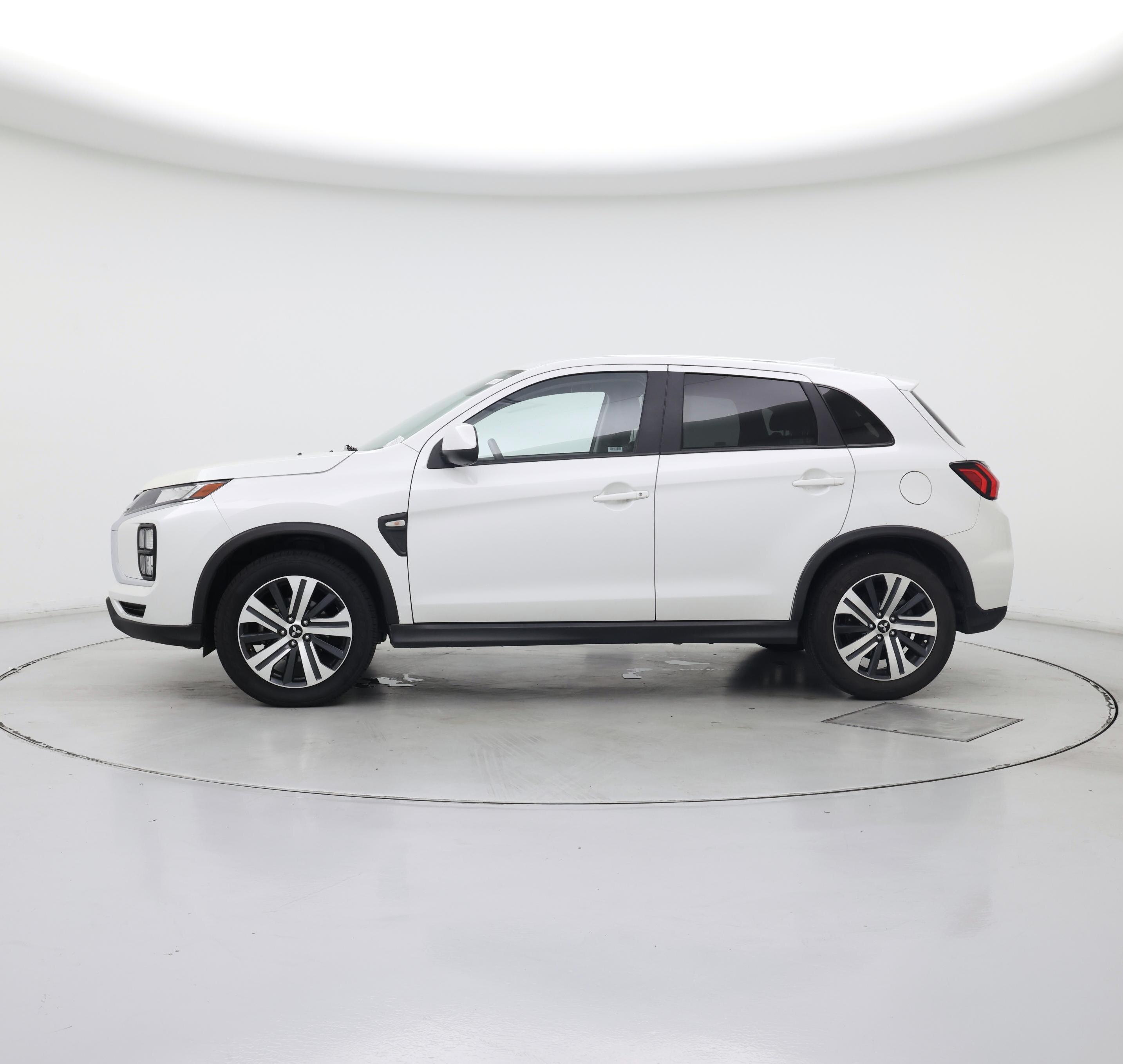 Thumbnail: 2021 Mitsubishi Outlander Sport - 3