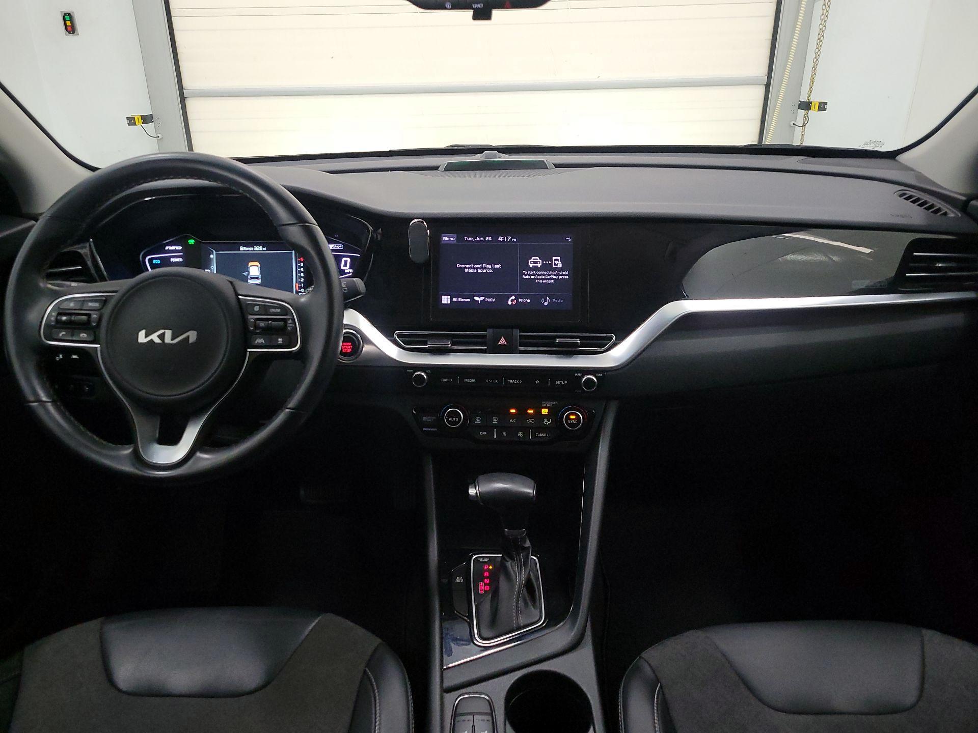 Thumbnail: 2022 Kia Niro - 9