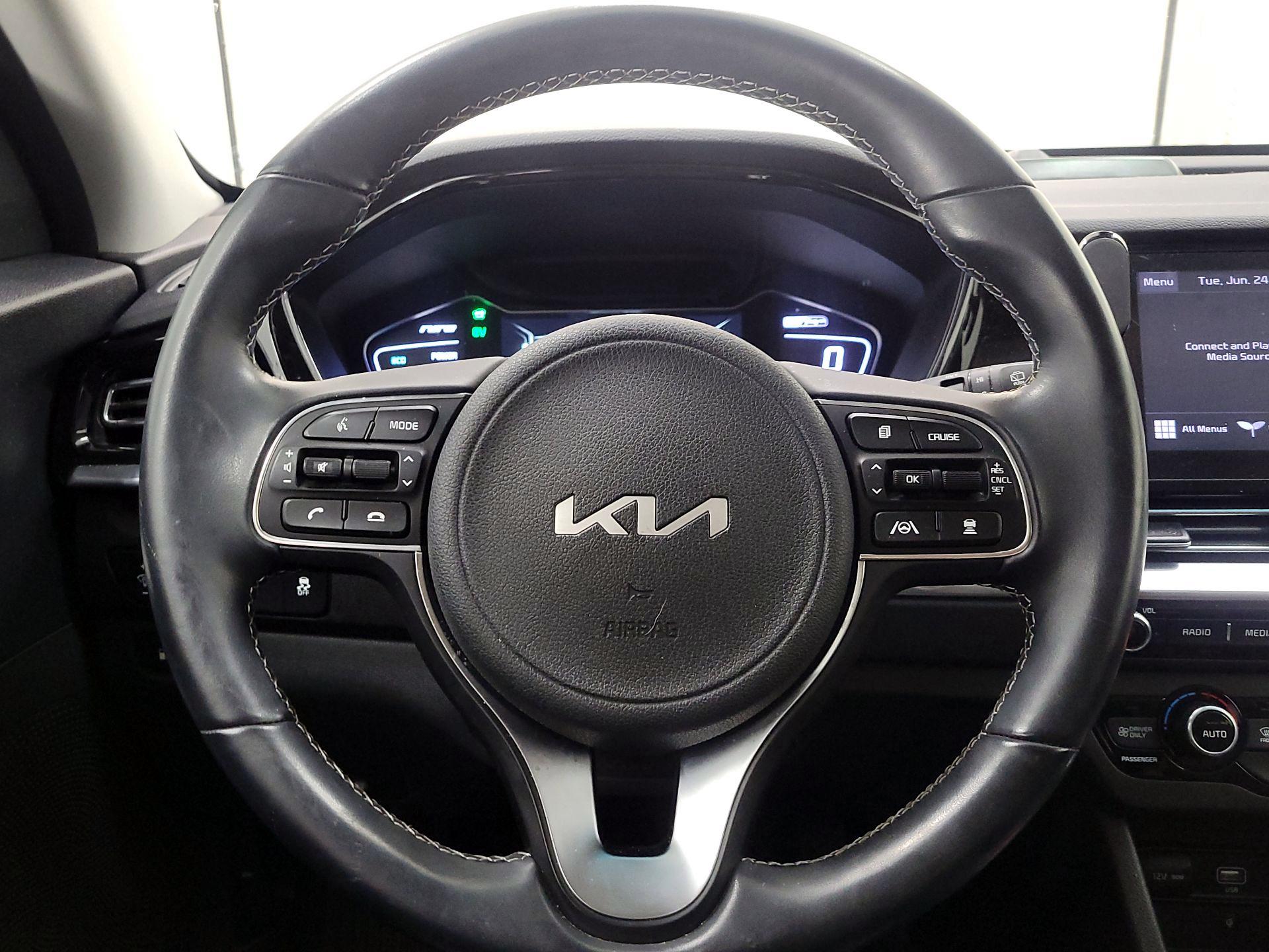 Thumbnail: 2022 Kia Niro - 10