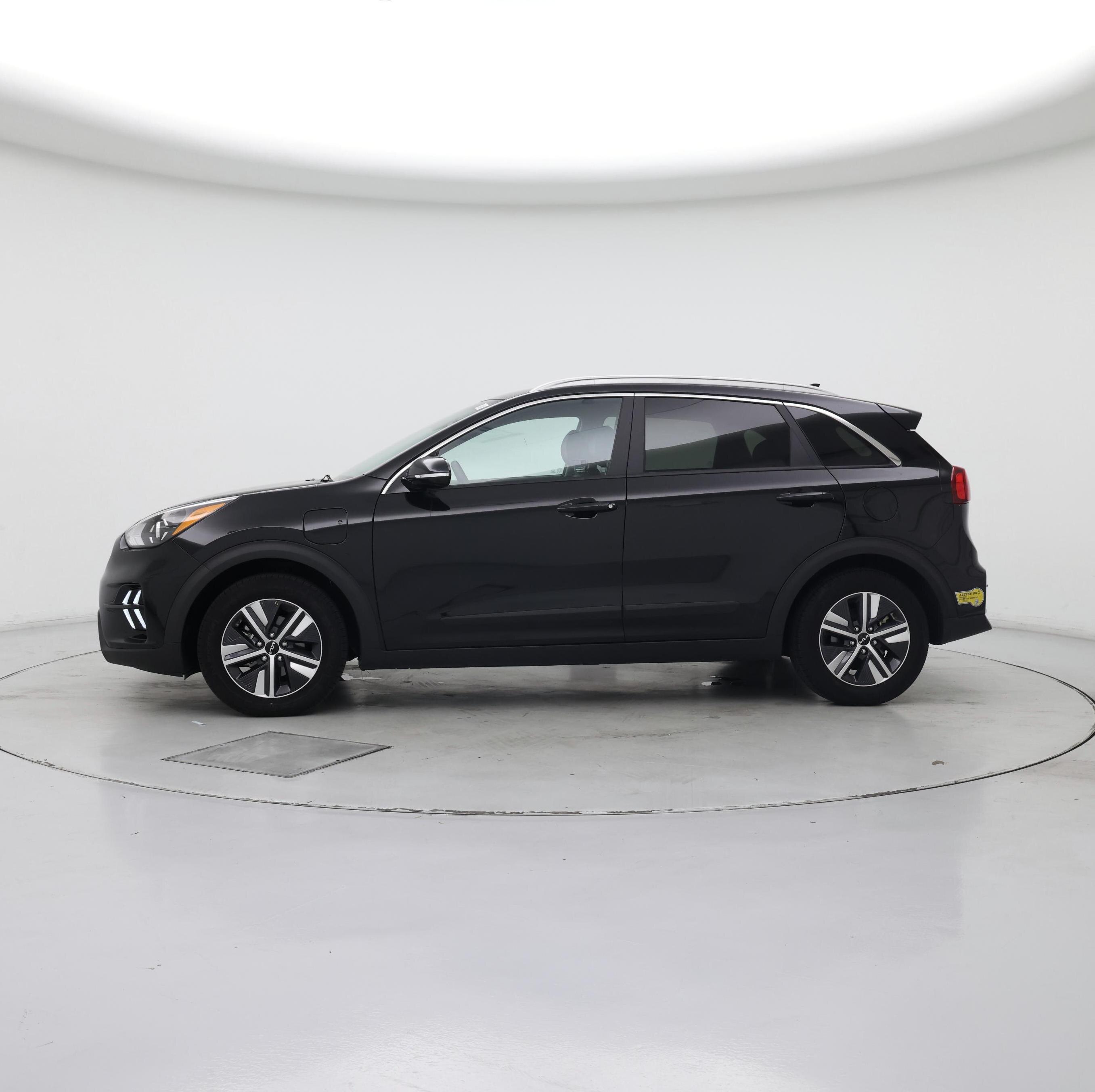 Thumbnail: 2022 Kia Niro - 3