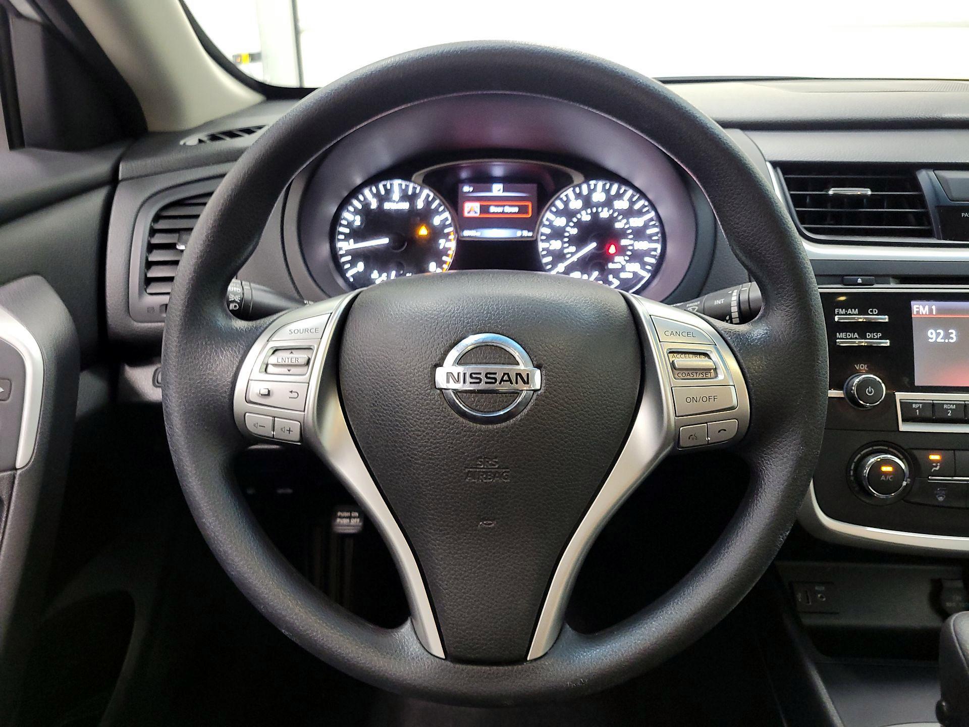Thumbnail: 2018 Nissan Altima - 10