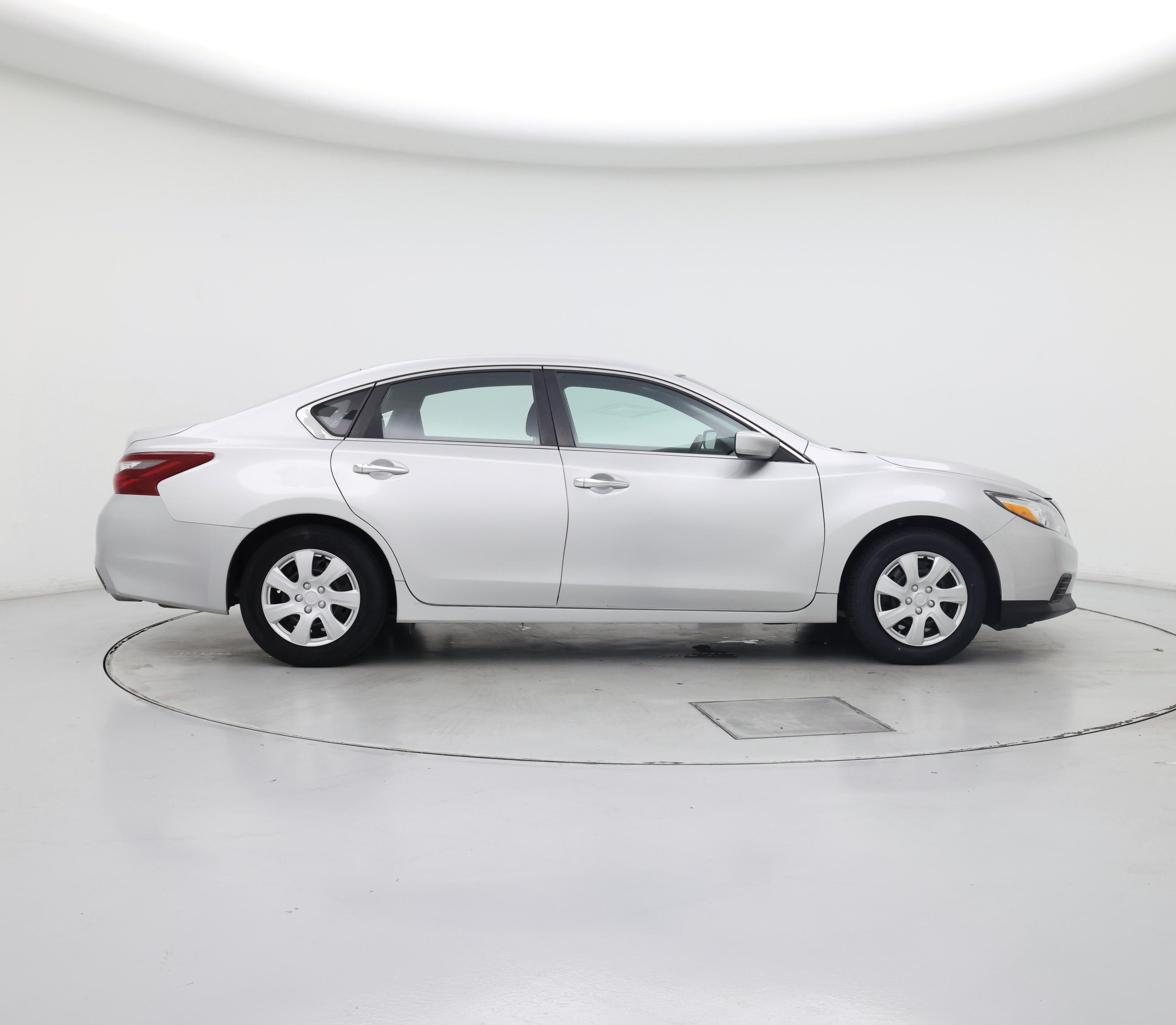 Thumbnail: 2018 Nissan Altima - 7