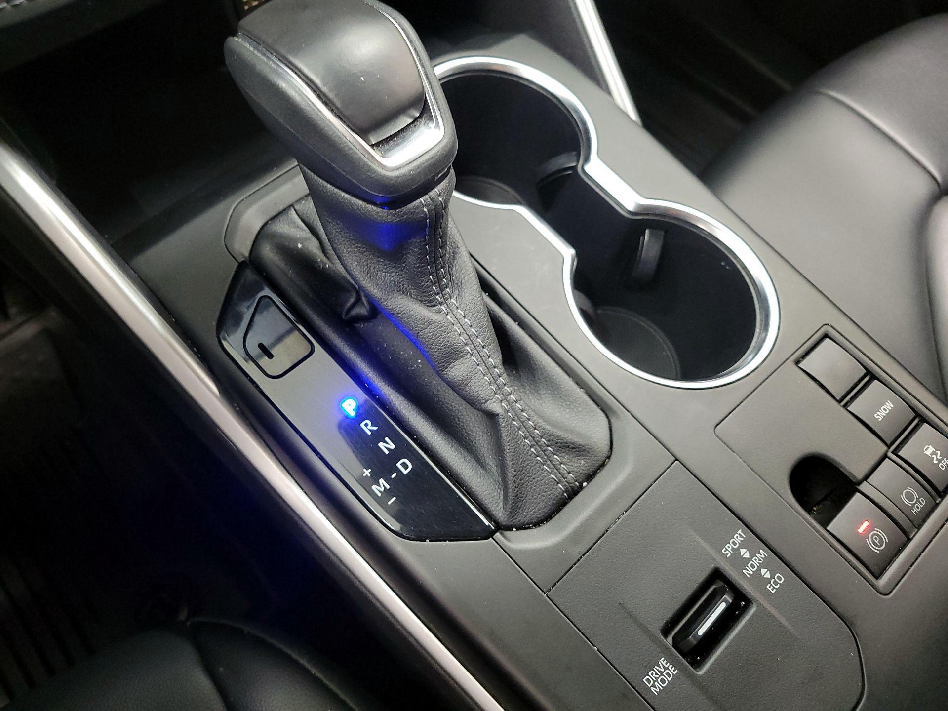 Thumbnail: 2023 Toyota Highlander - 17