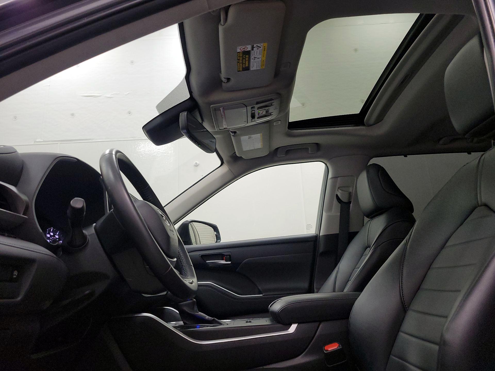 Thumbnail: 2023 Toyota Highlander - 19