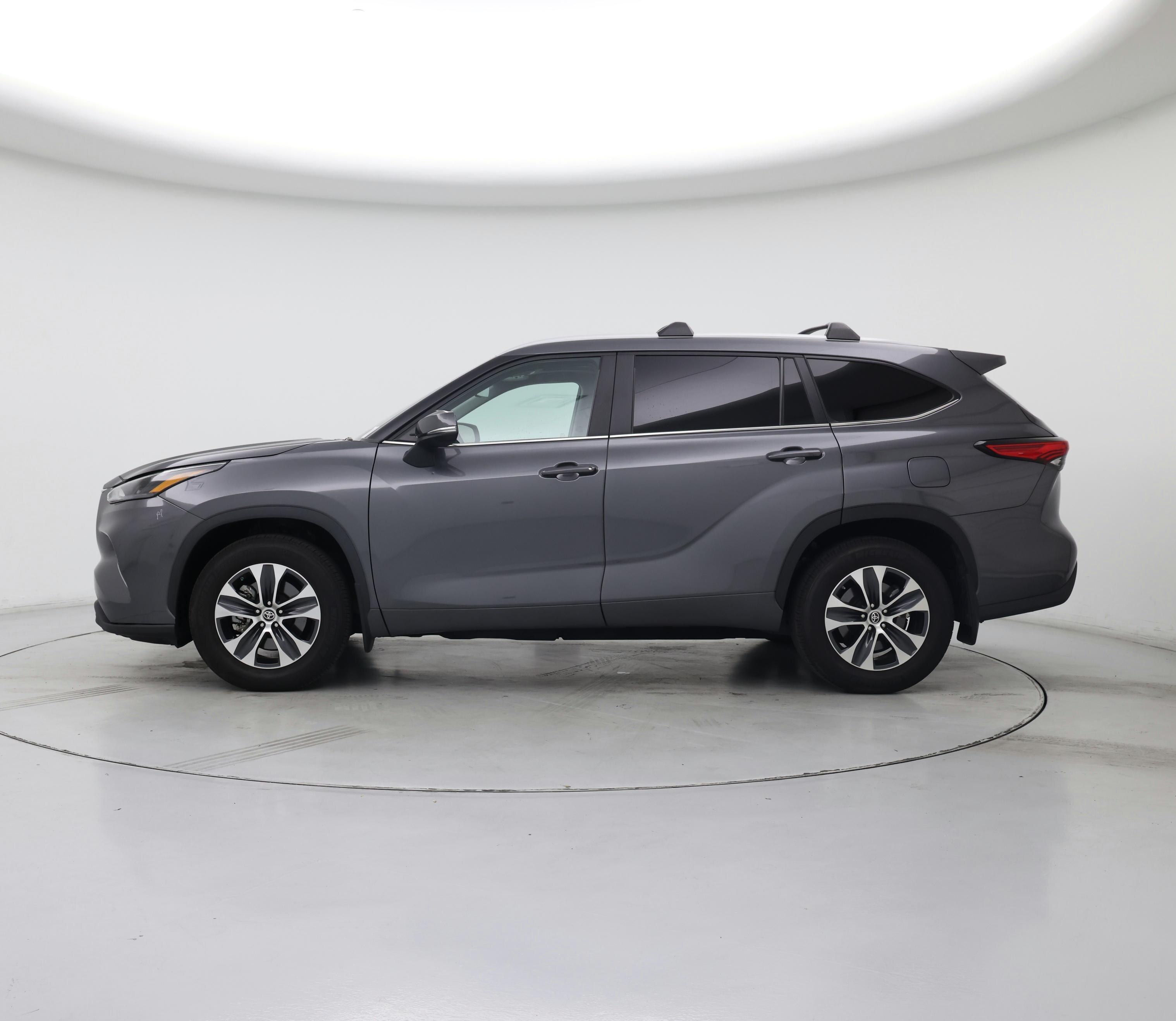 Thumbnail: 2023 Toyota Highlander - 3