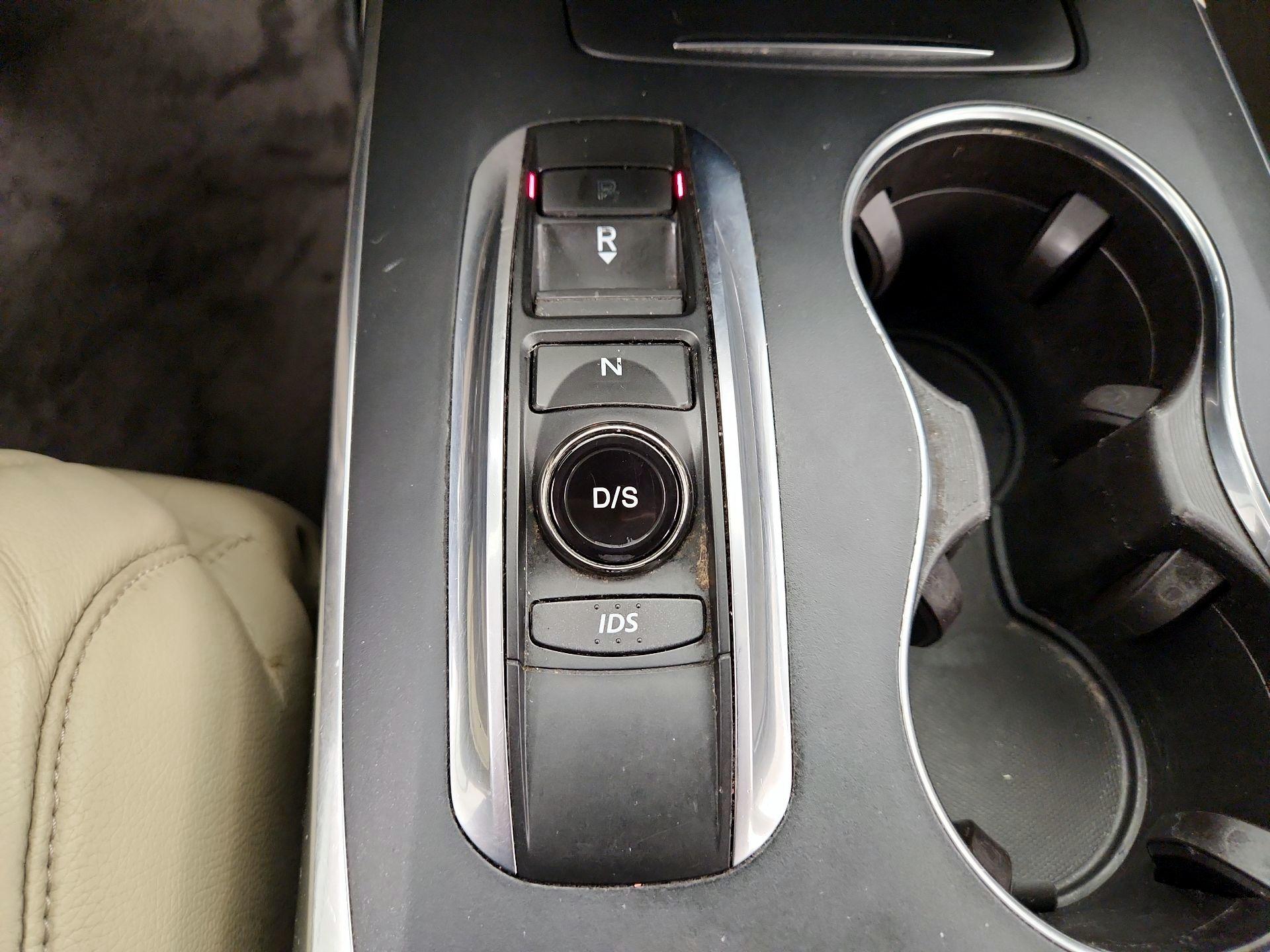 Thumbnail: 2016 Acura MDX - 17