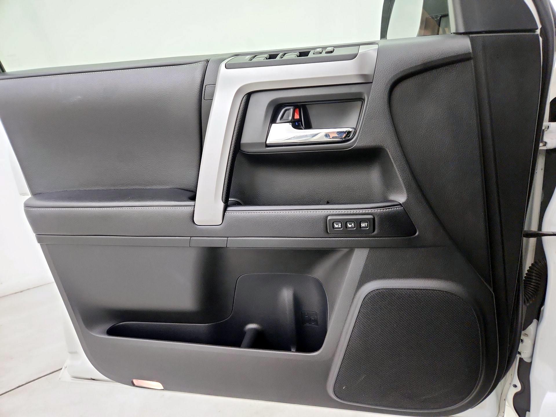Thumbnail: 2017 Toyota 4Runner - 12