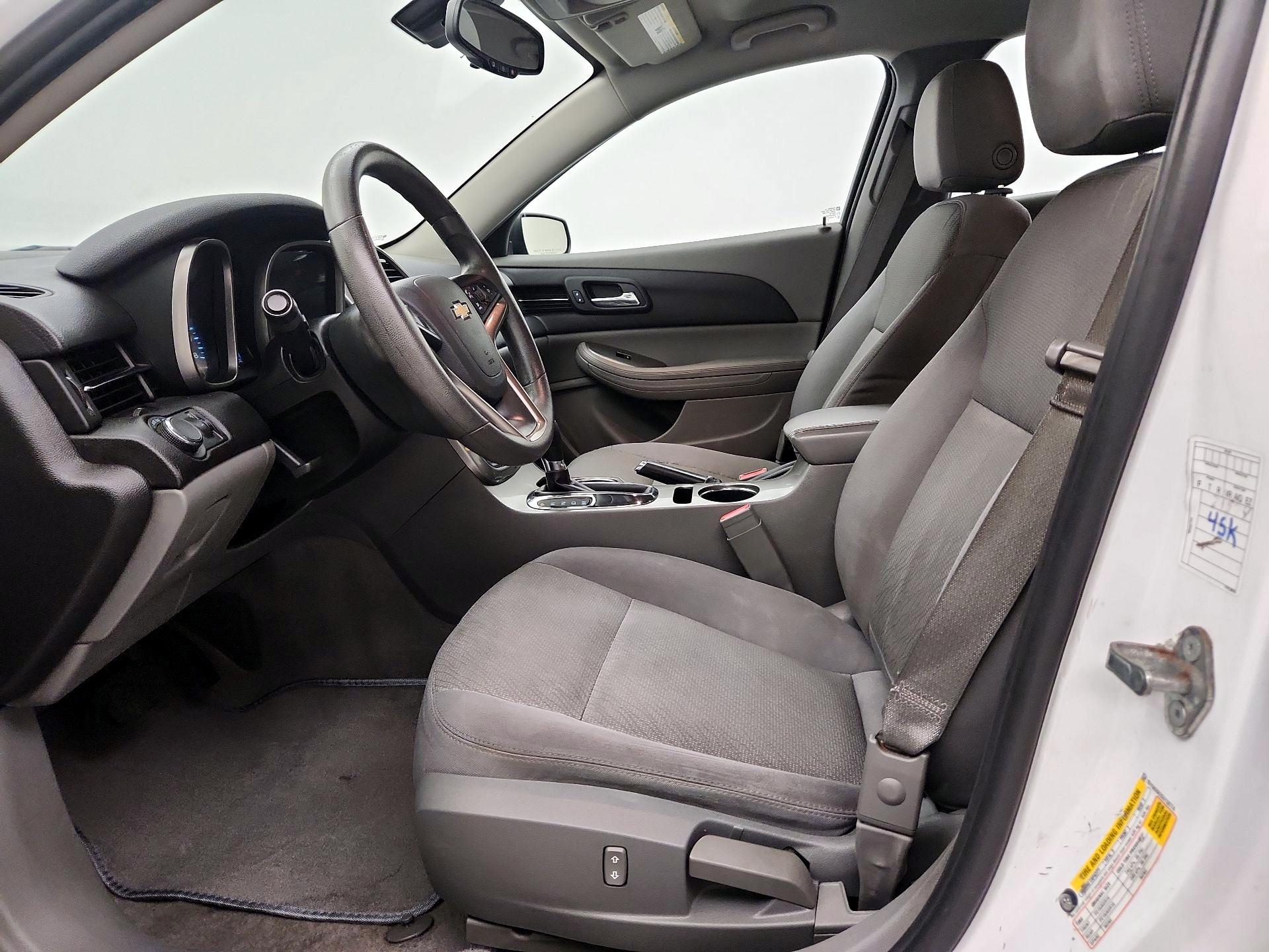 Thumbnail: 2016 Chevrolet Malibu - 11