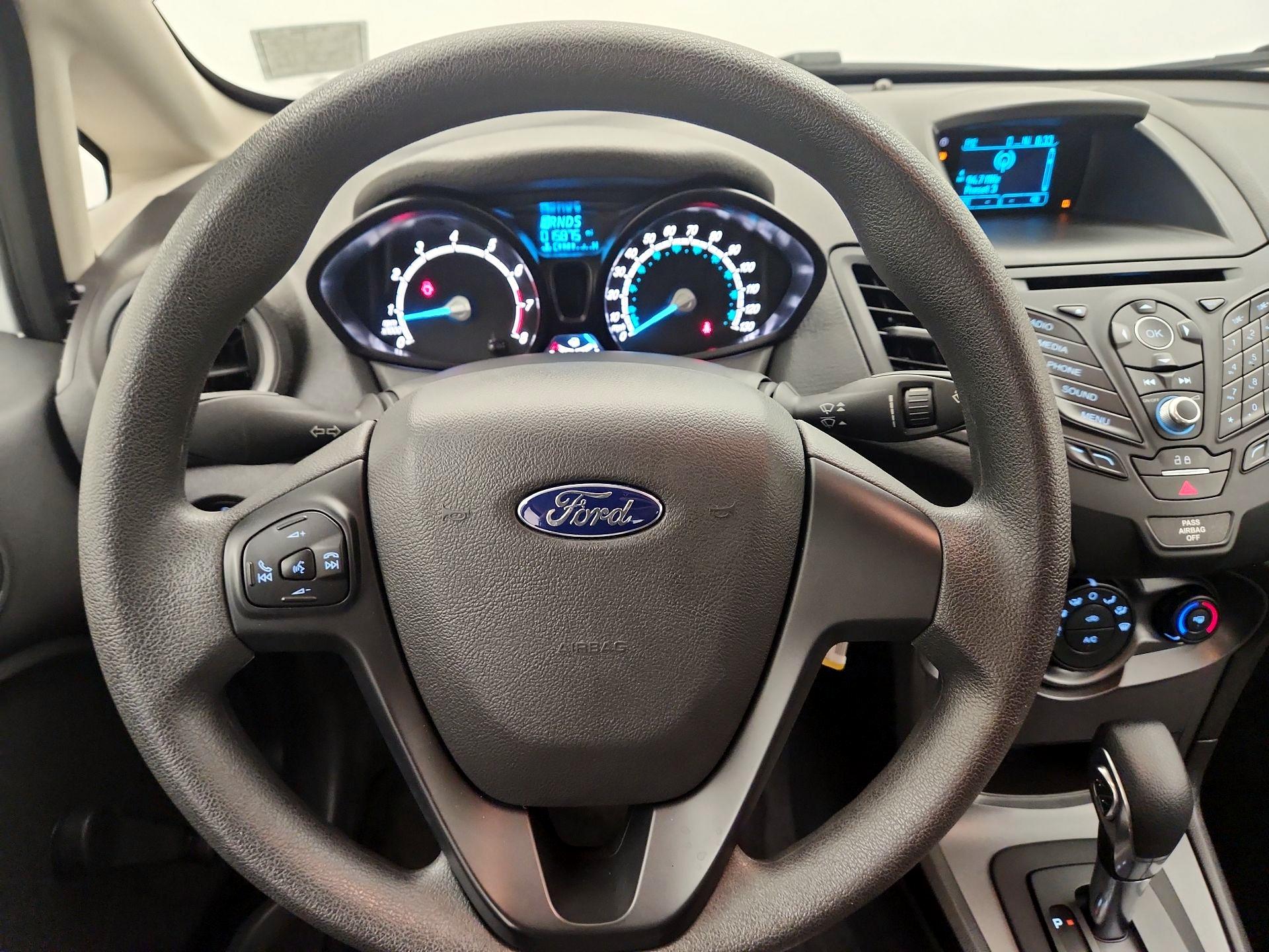 Thumbnail: 2015 Ford Fiesta - 10