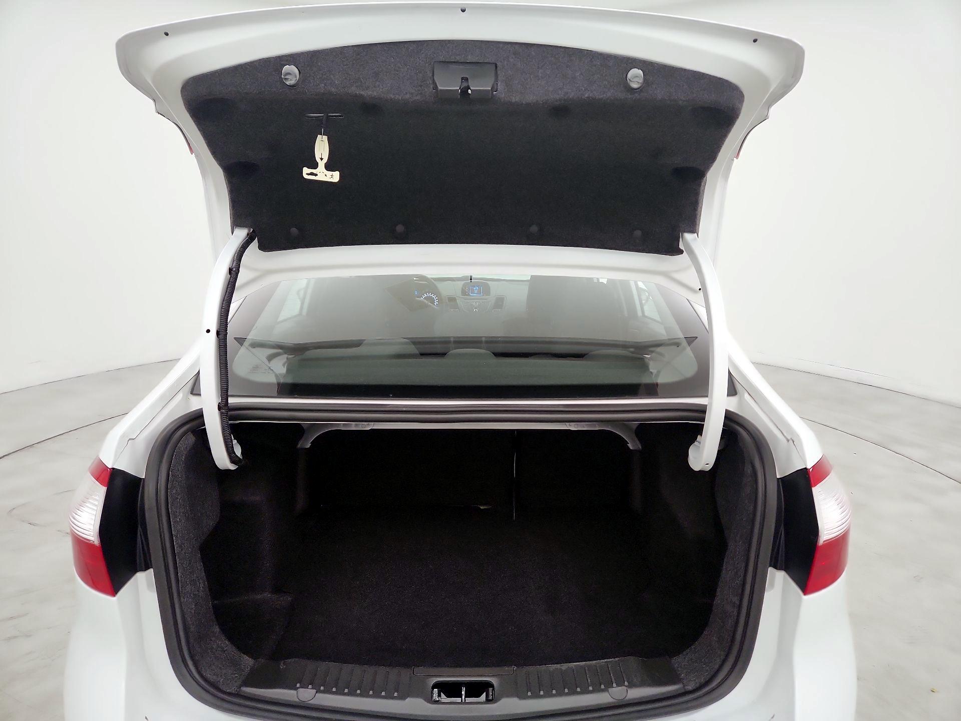 Thumbnail: 2015 Ford Fiesta - 19