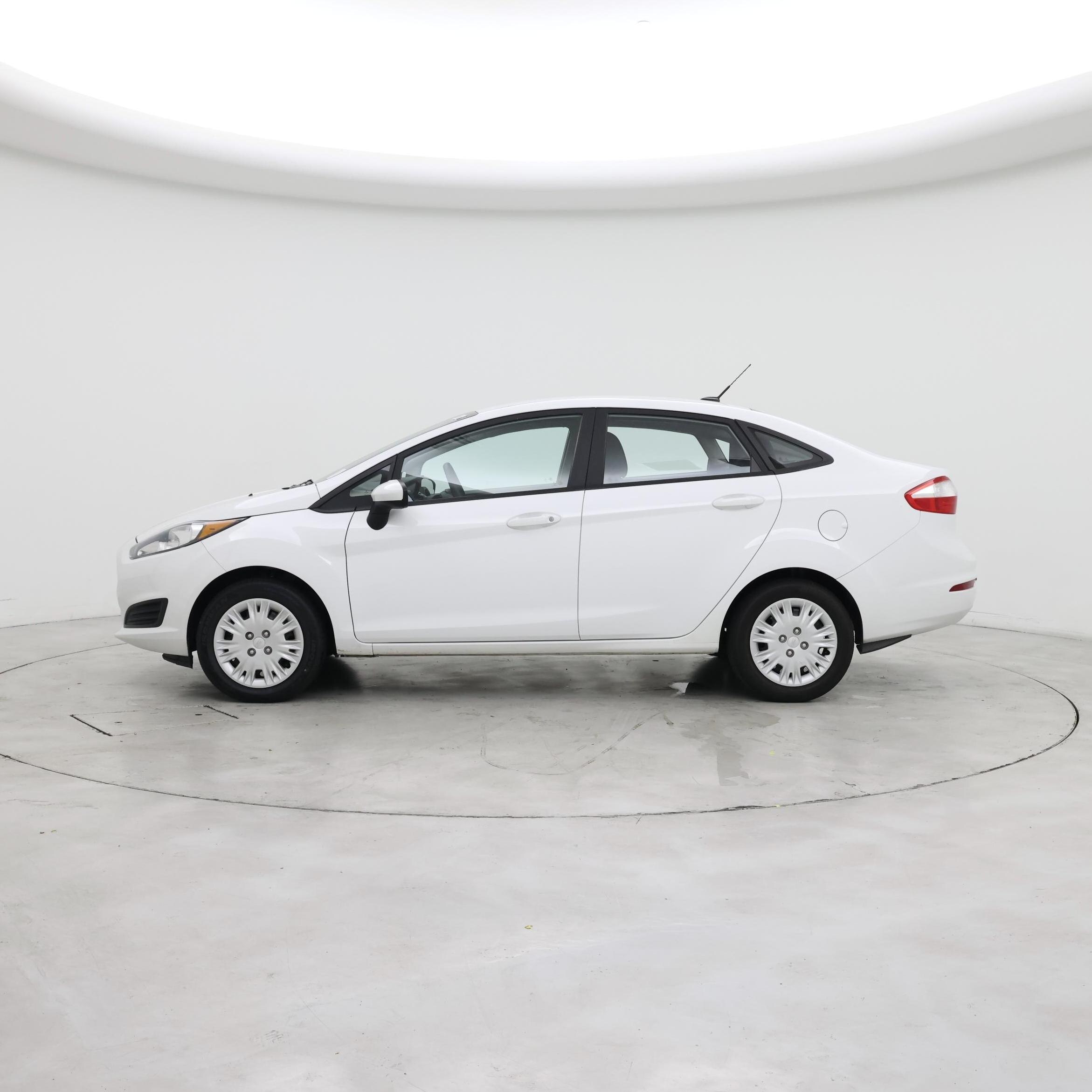 Thumbnail: 2015 Ford Fiesta - 3