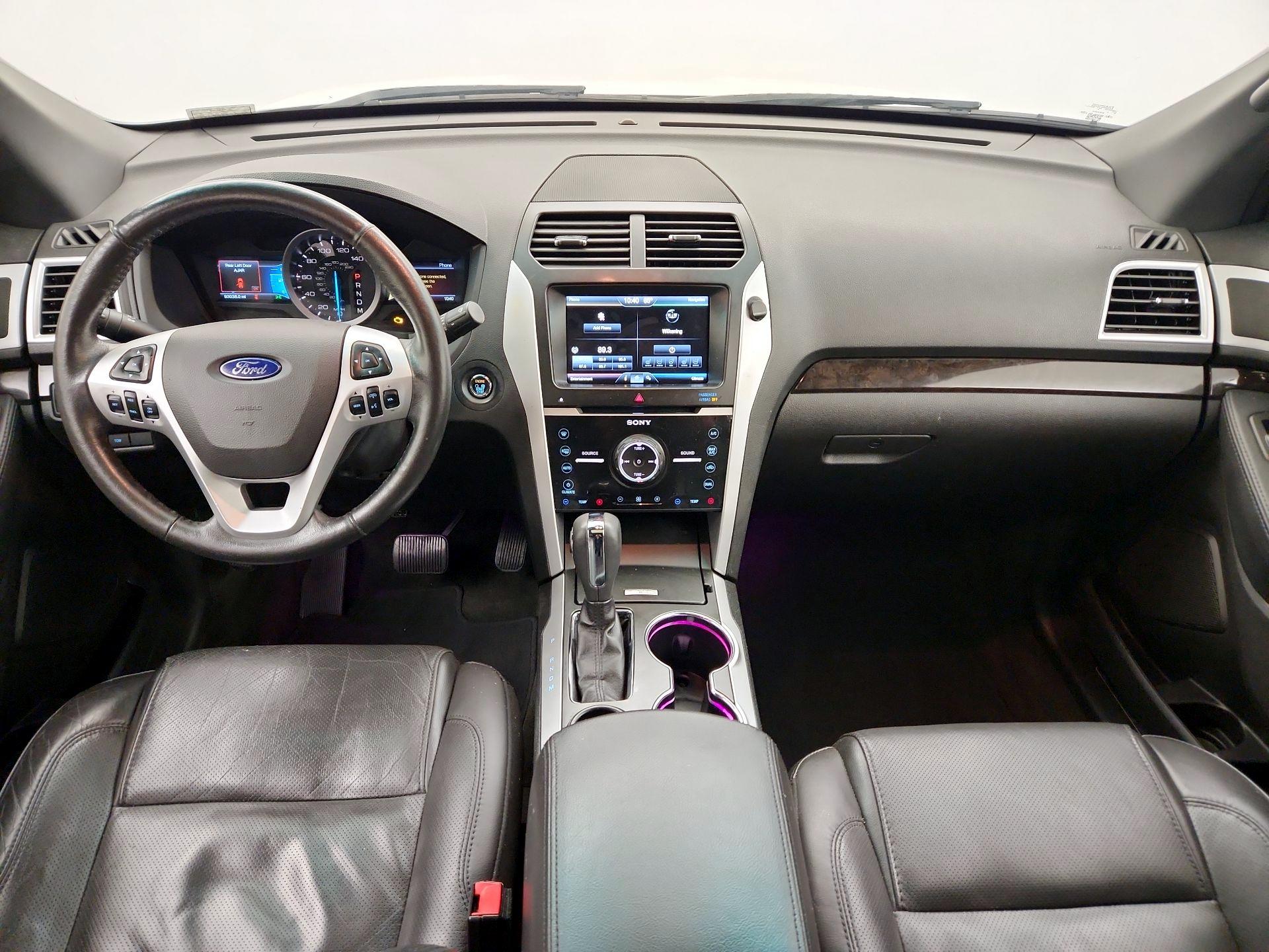 Thumbnail: 2015 Ford Explorer - 9