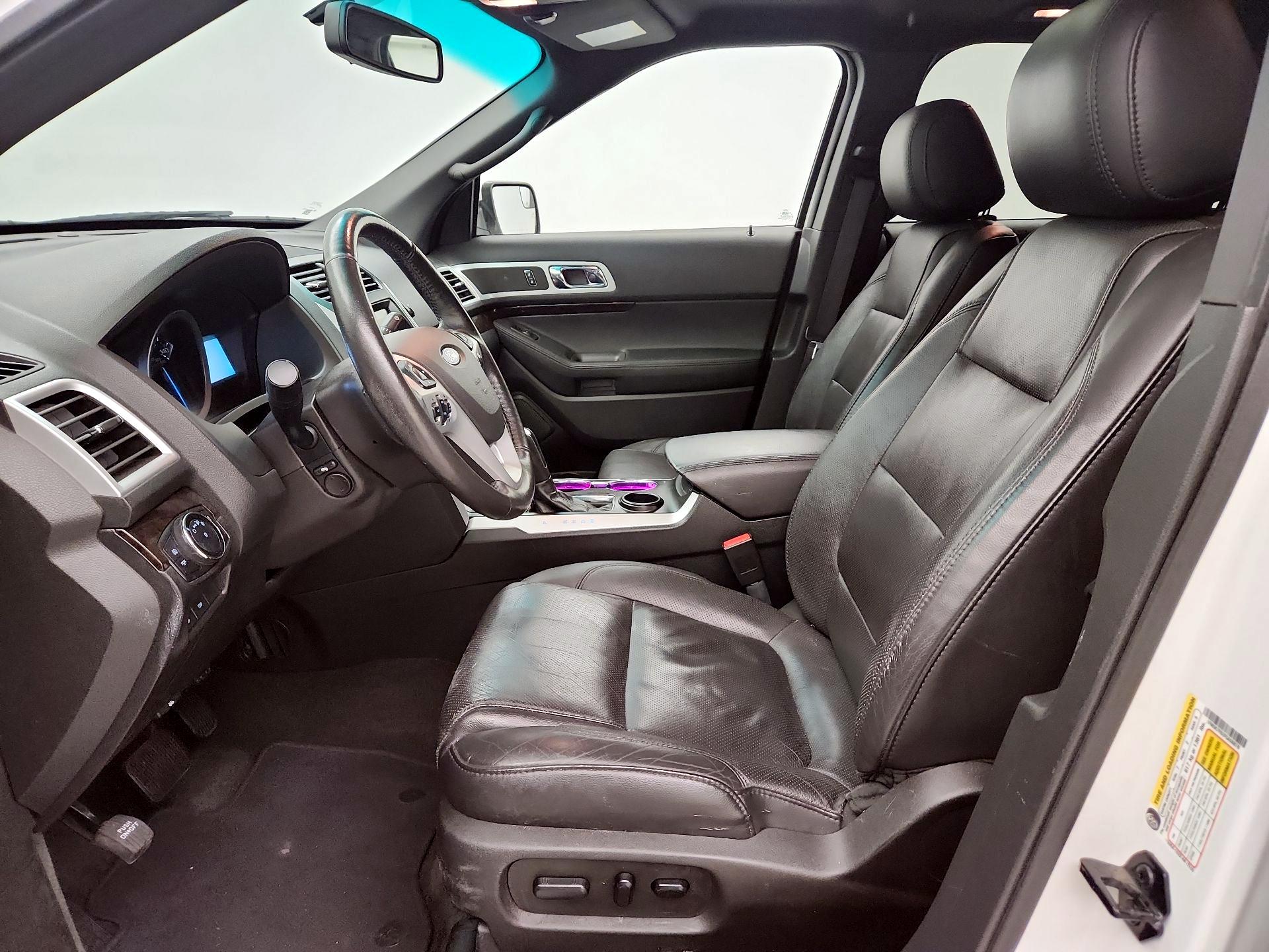 Thumbnail: 2015 Ford Explorer - 11