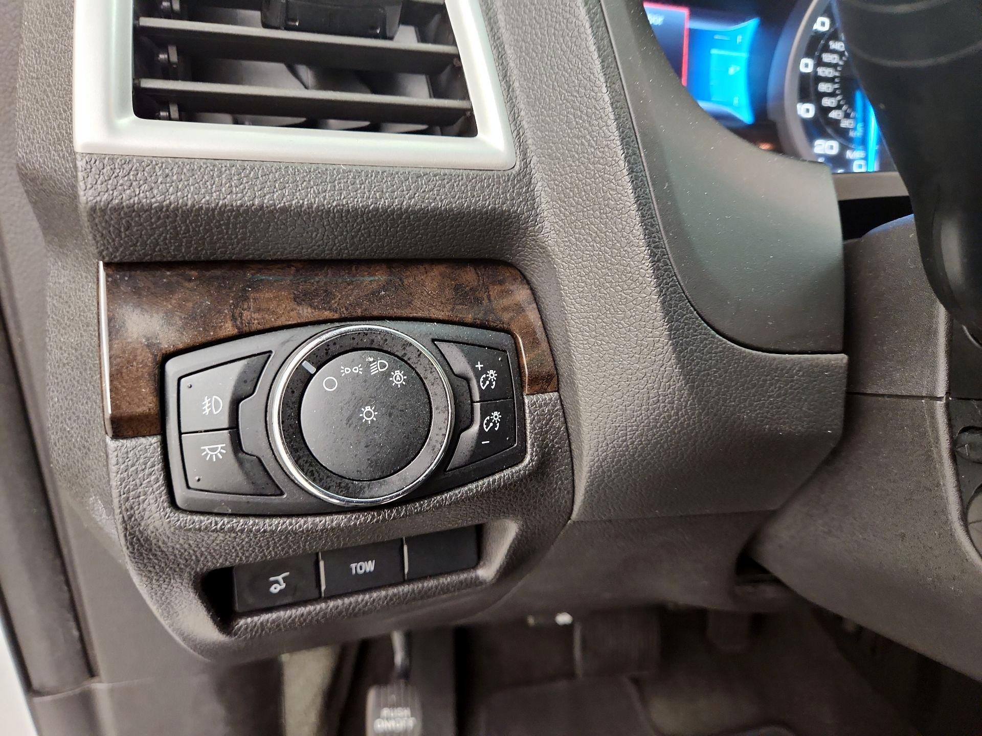 Thumbnail: 2015 Ford Explorer - 13