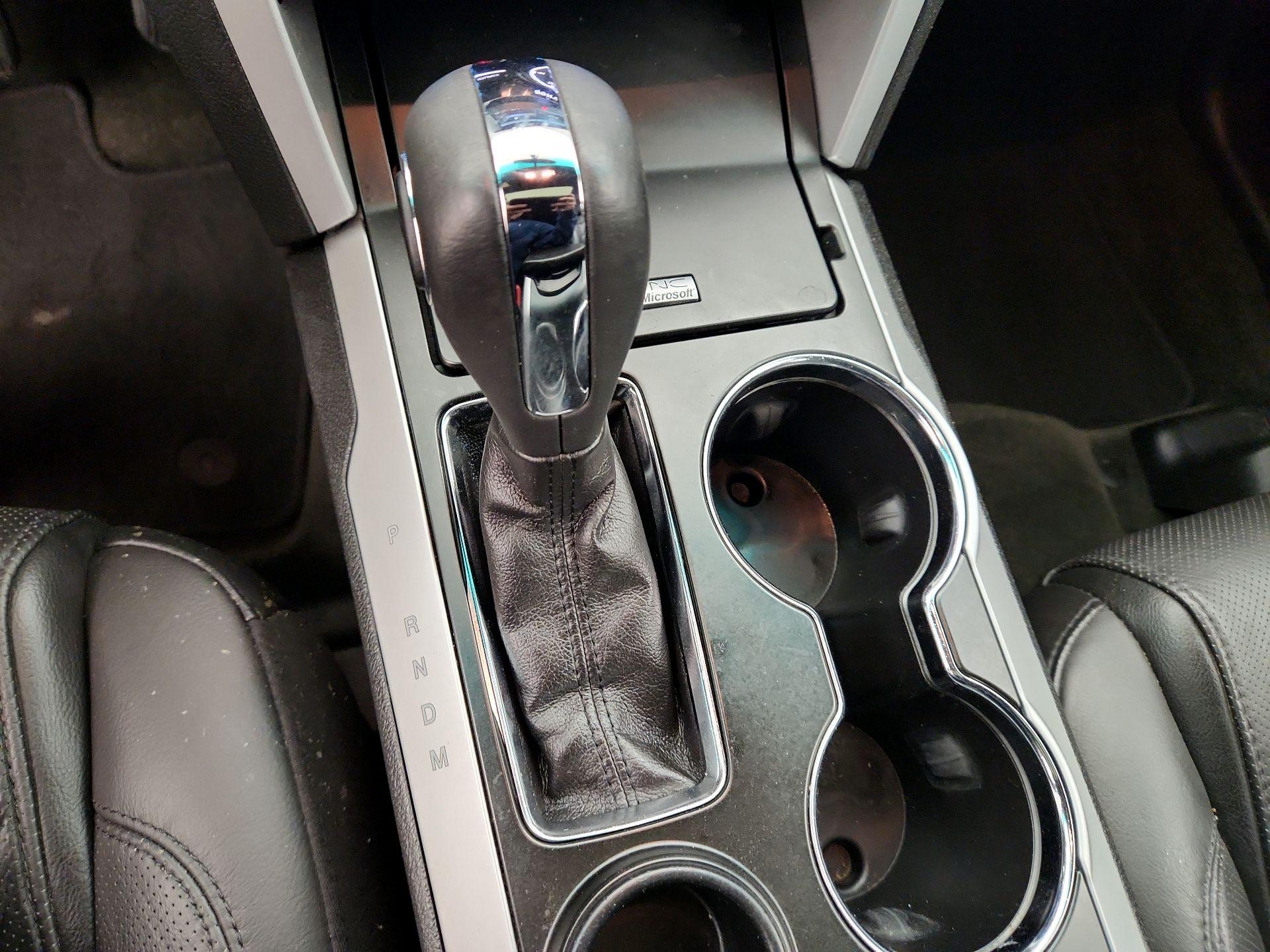 Thumbnail: 2015 Ford Explorer - 17