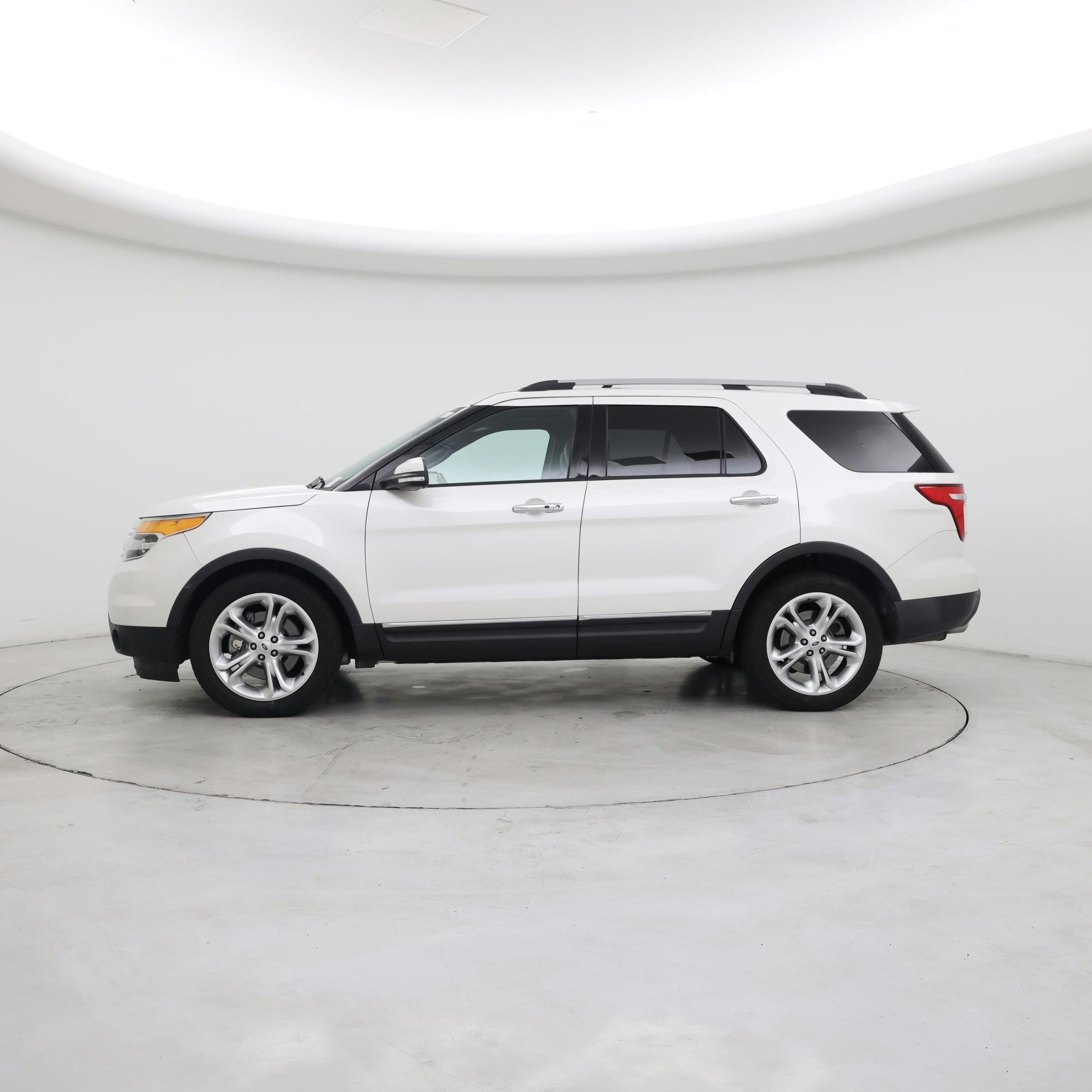 Thumbnail: 2015 Ford Explorer - 3