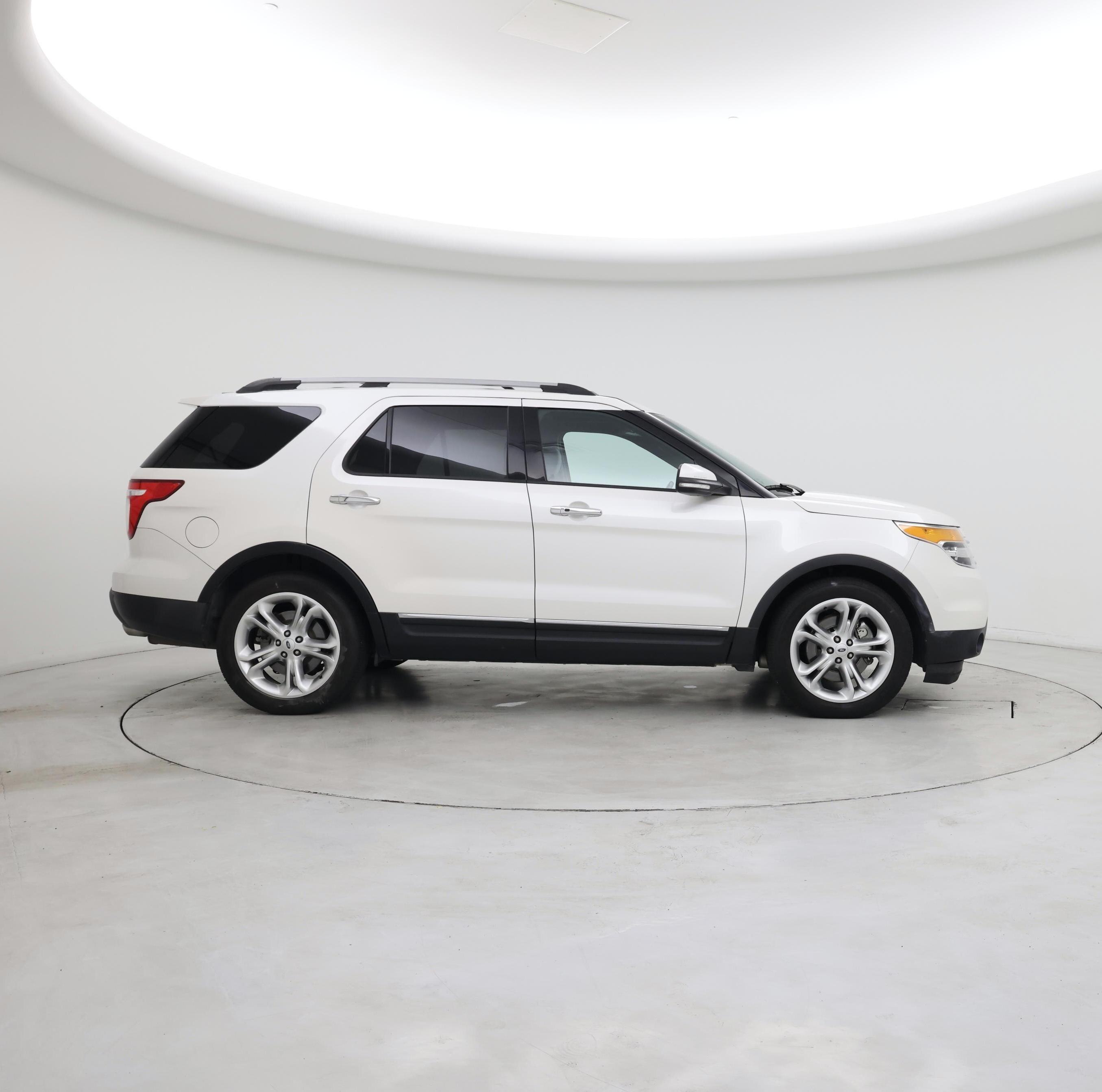 Thumbnail: 2015 Ford Explorer - 7