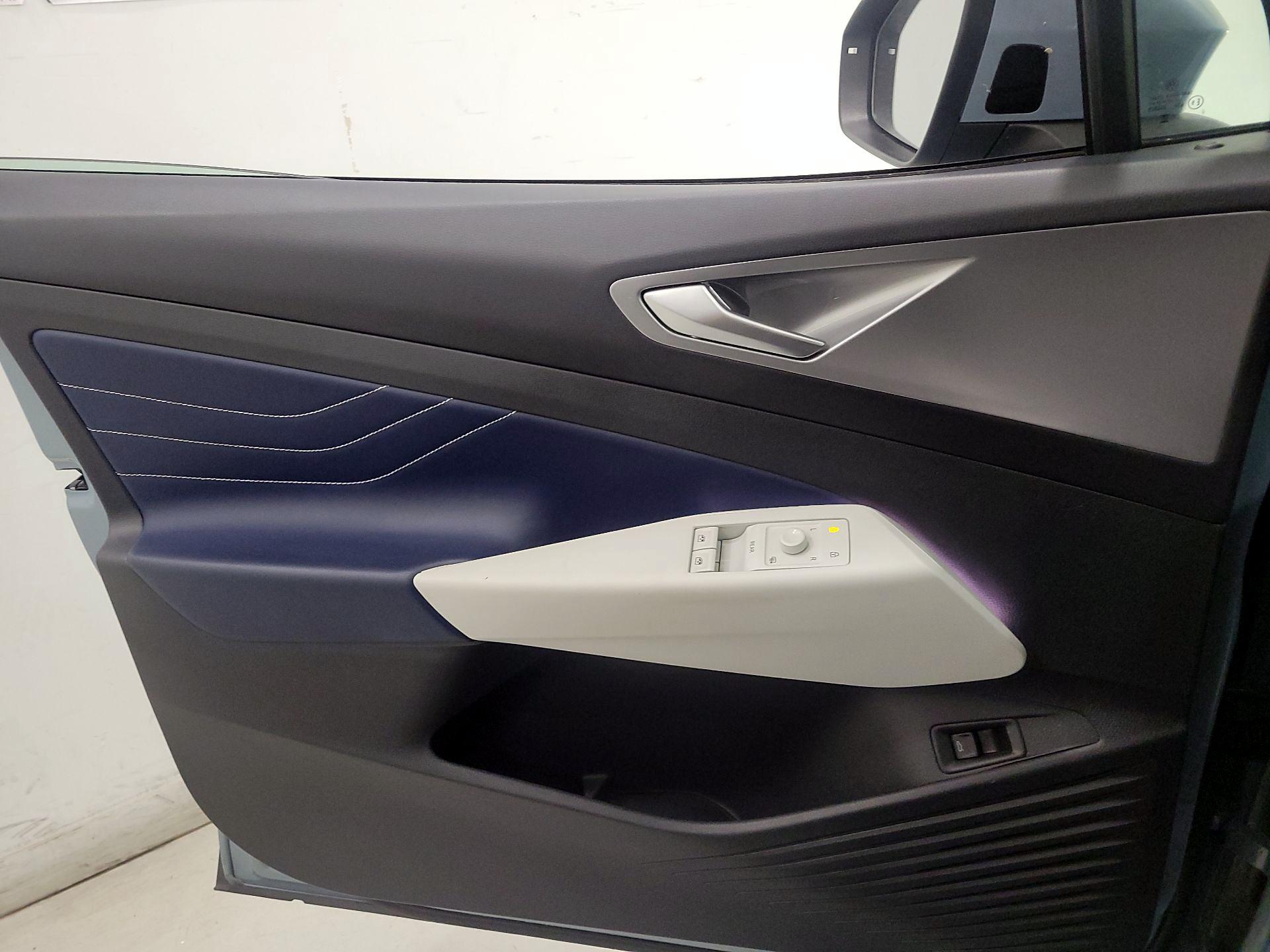 Thumbnail: 2023 Volkswagen ID.4 - 12