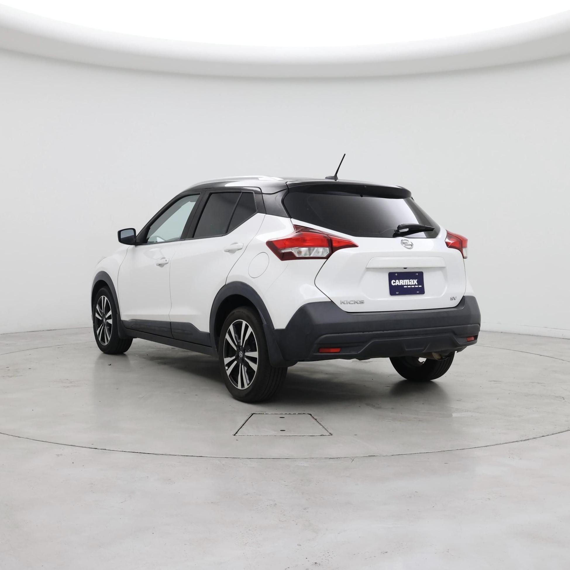 Thumbnail: 2019 Nissan Kicks - 2