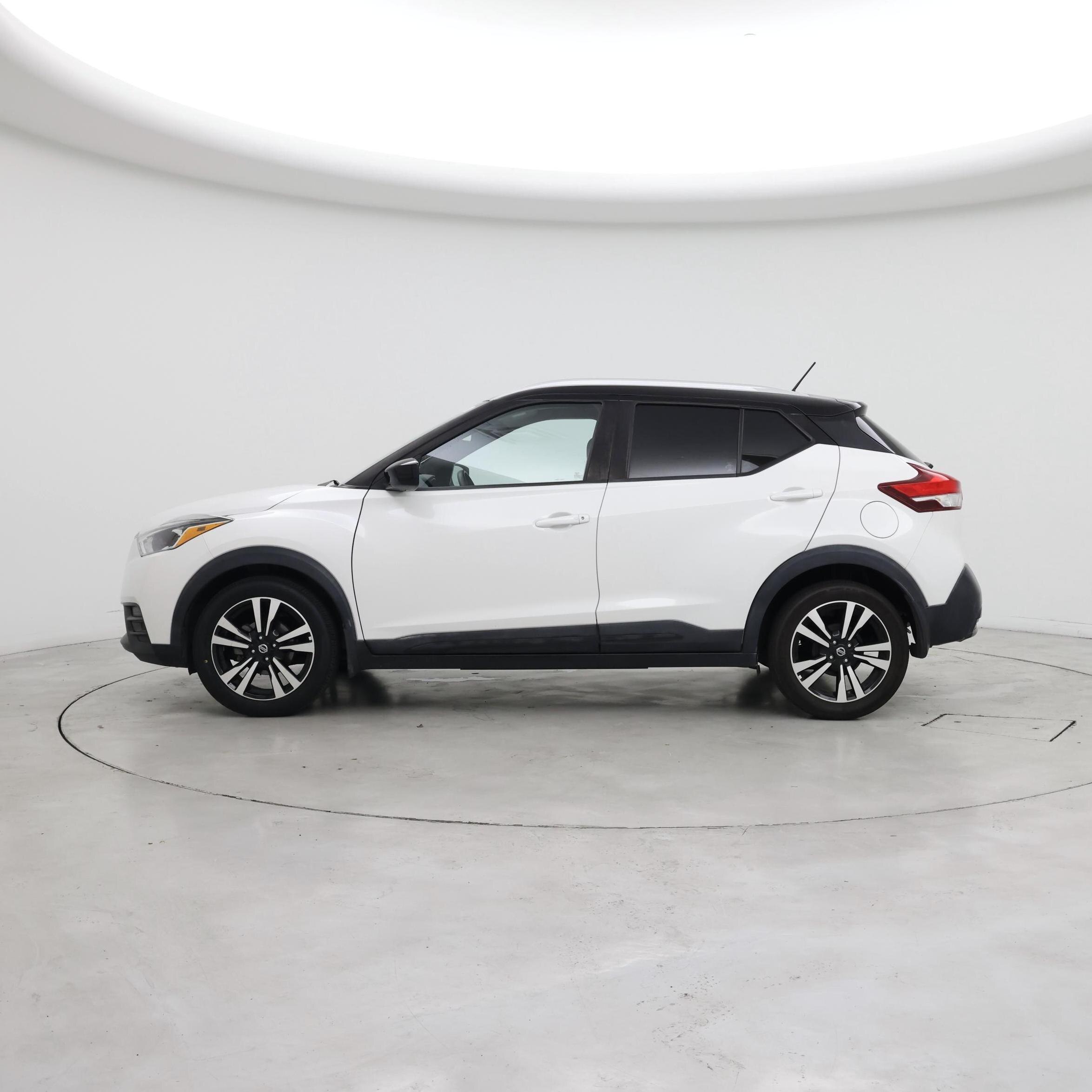 Thumbnail: 2019 Nissan Kicks - 3